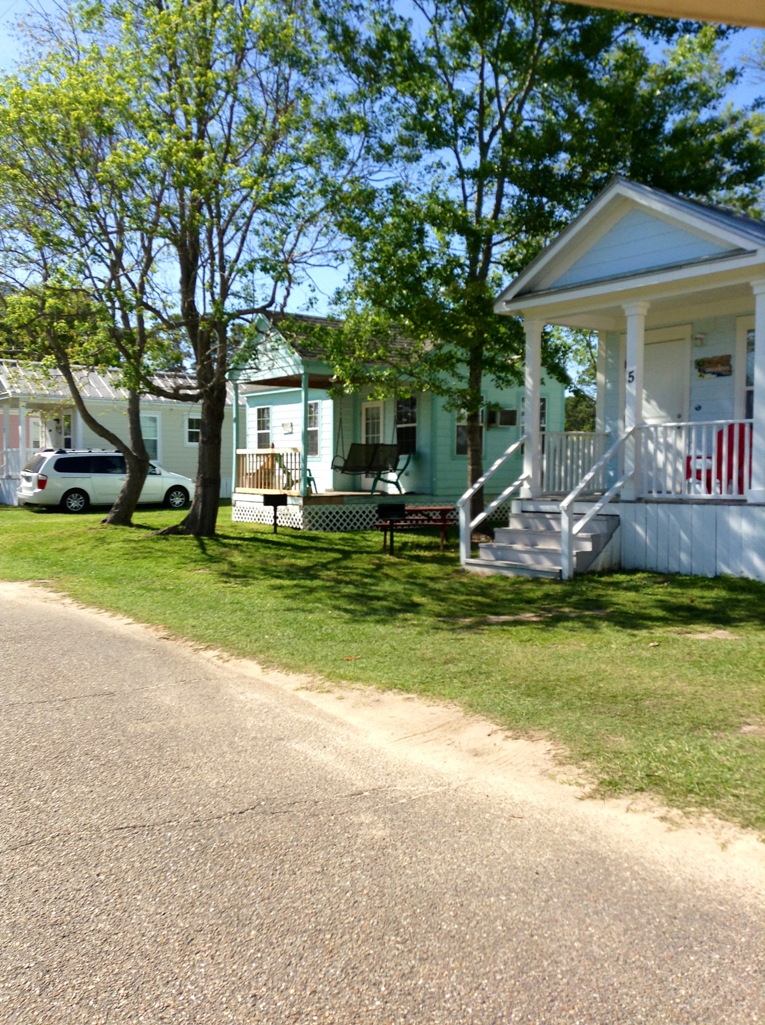 DELUXE COTTAGES