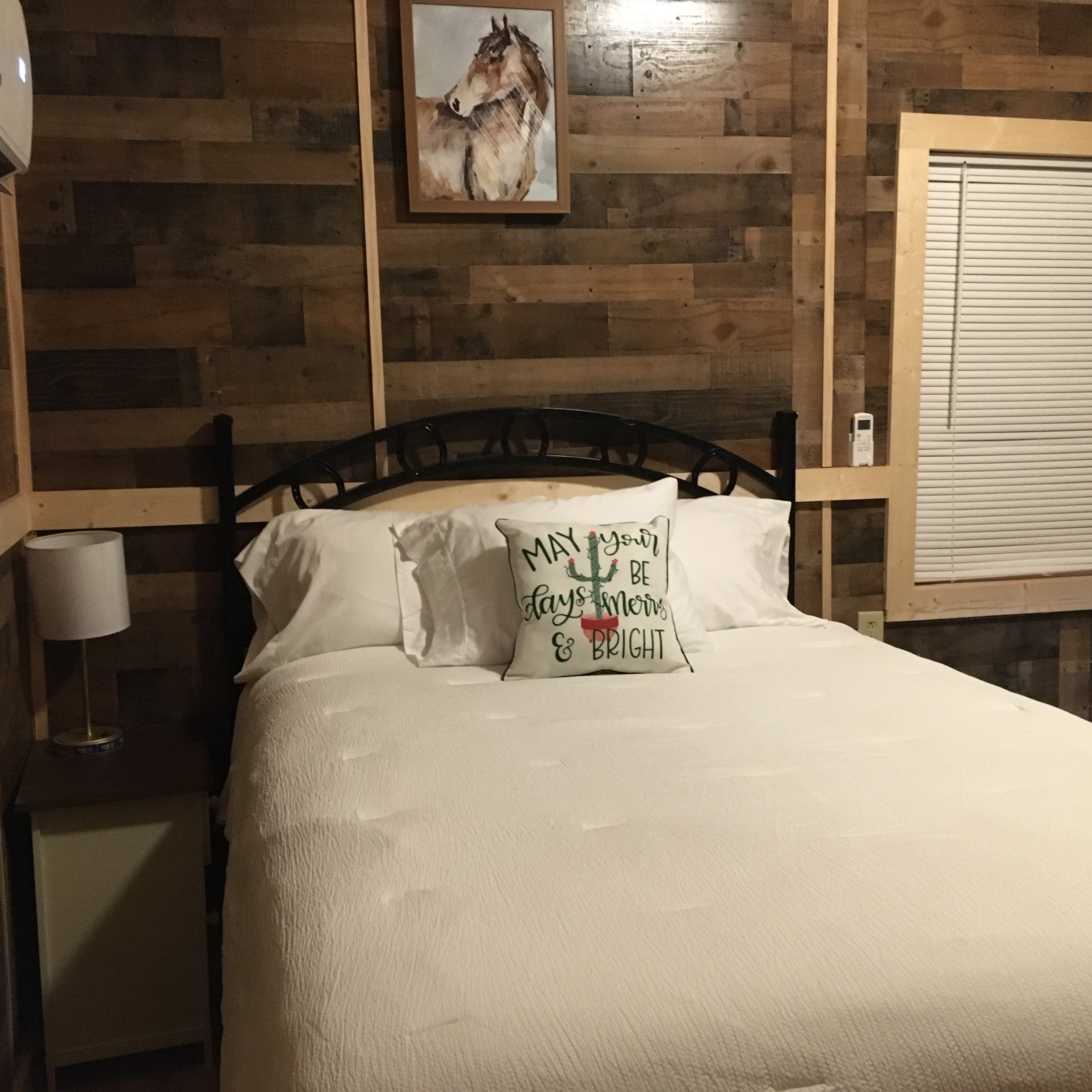 Queen size  bed master bedroom