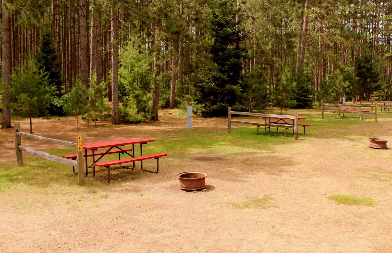 Our beautiful, clean RV sites accommodate every type of camper.  Back-ins, pull-throughs, full hookups or water/electric.  All are family ready with picnic tables, fire rings and the north-woods setting.  Choose your site today!