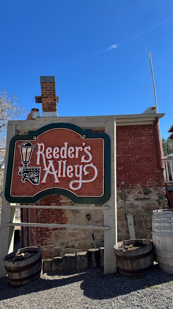 Reeder's Alley
