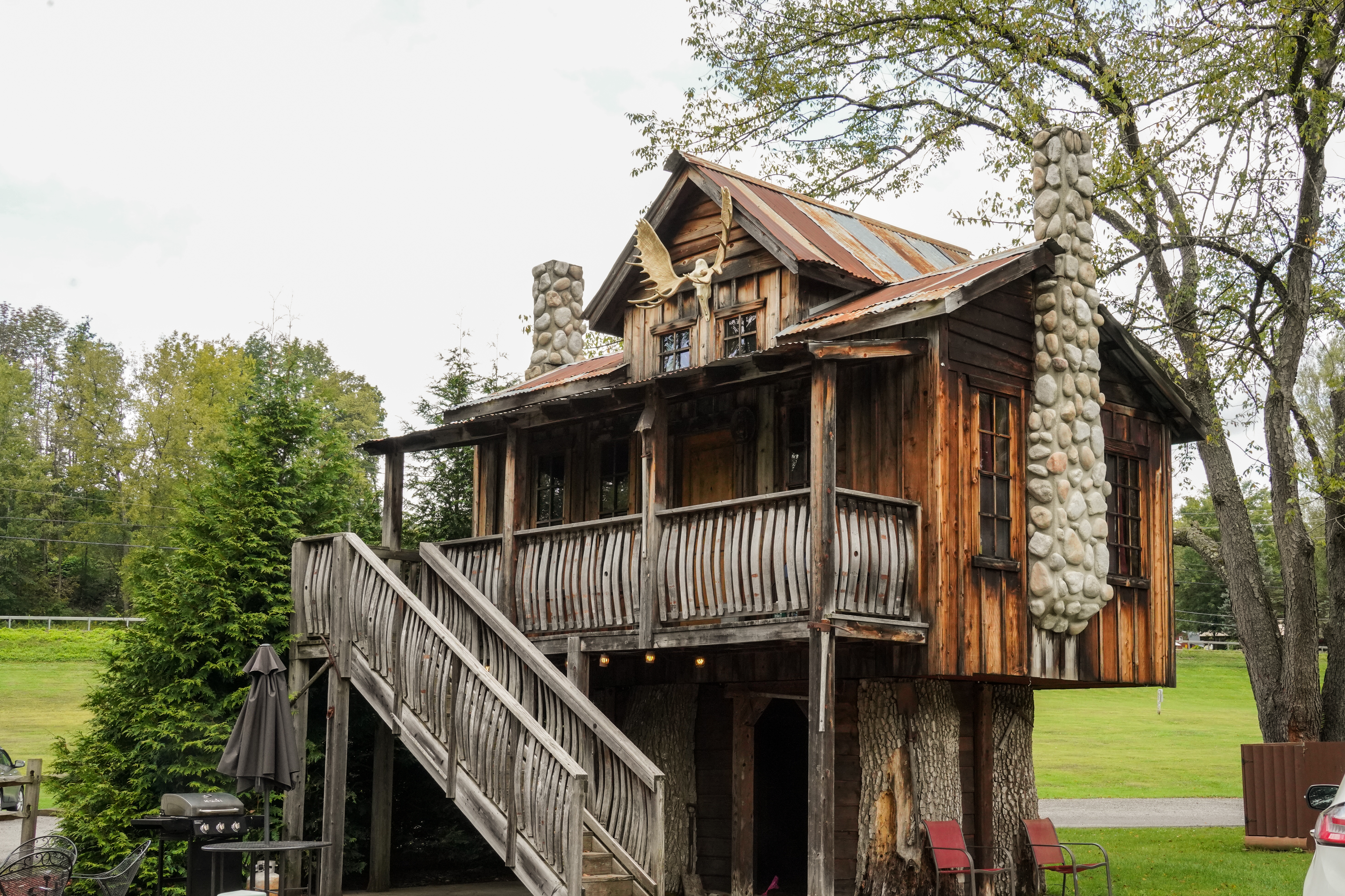 Treehouse Lodge