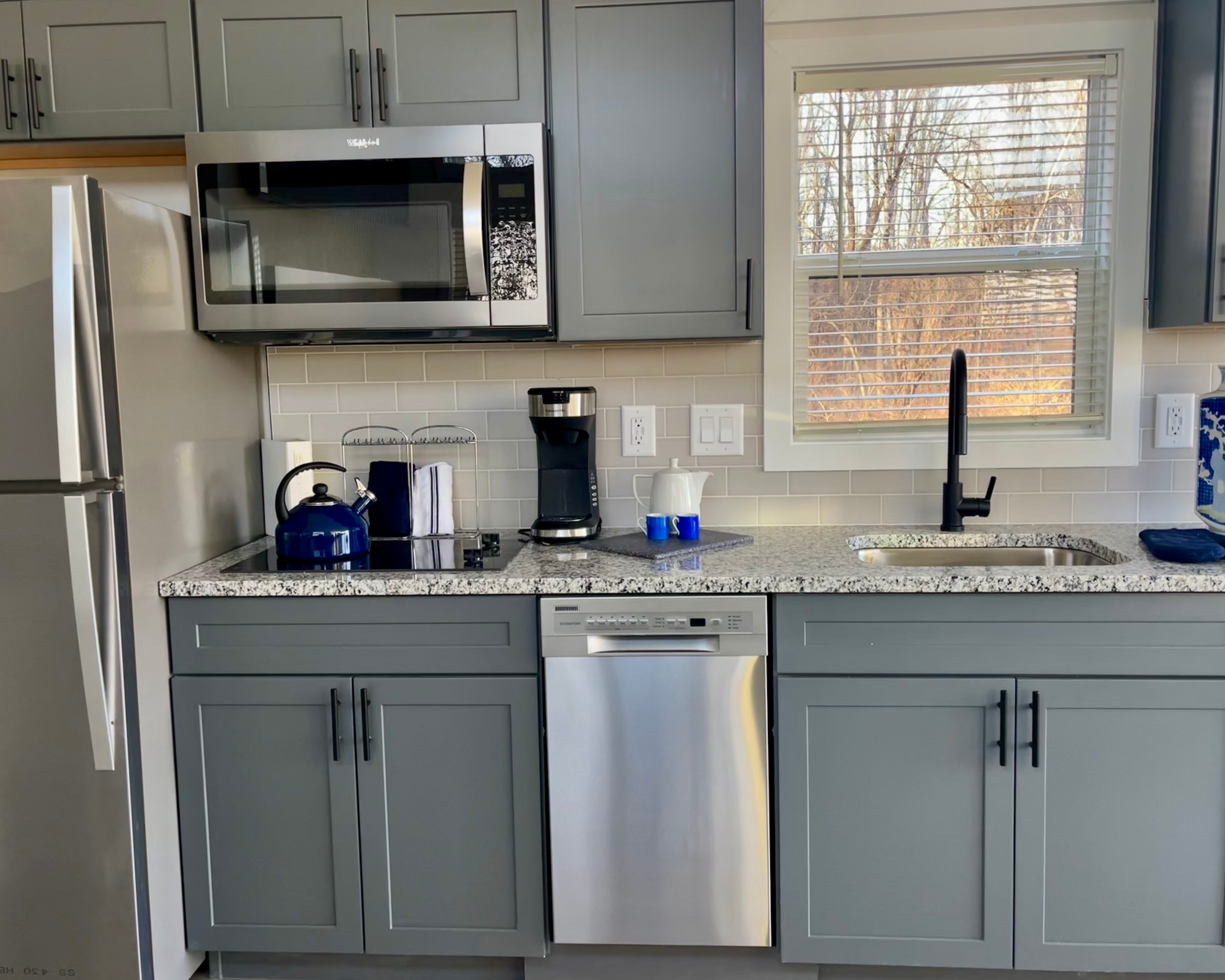 Mountainside Lodge - Kitchen