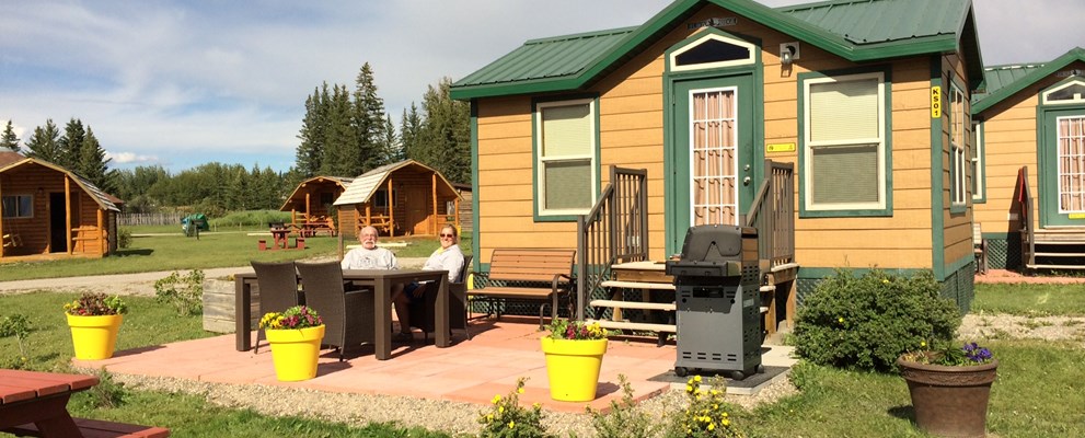 Deluxe New Patio Cabin (w/bathroom)