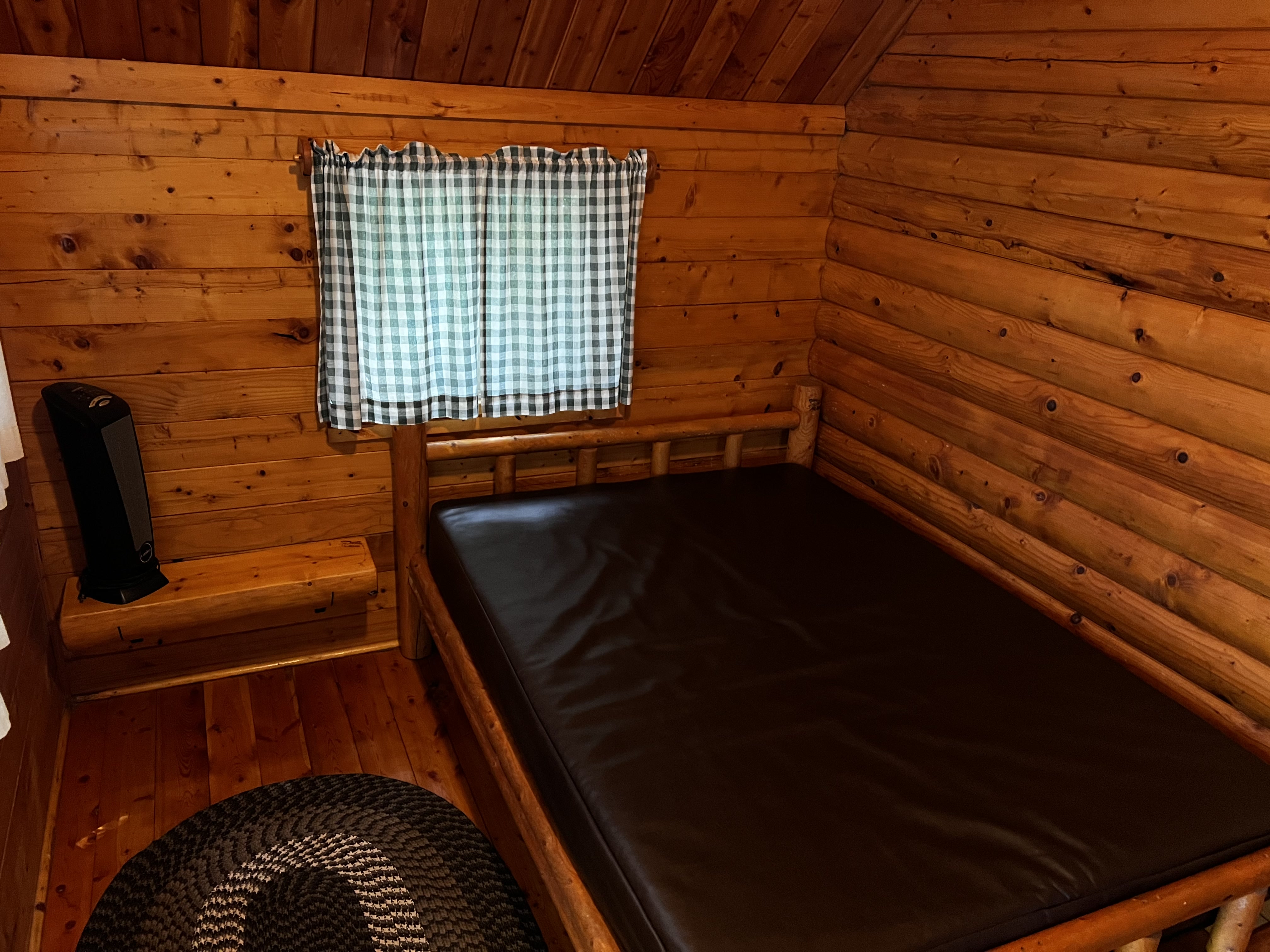 Cabin 3 Main BR