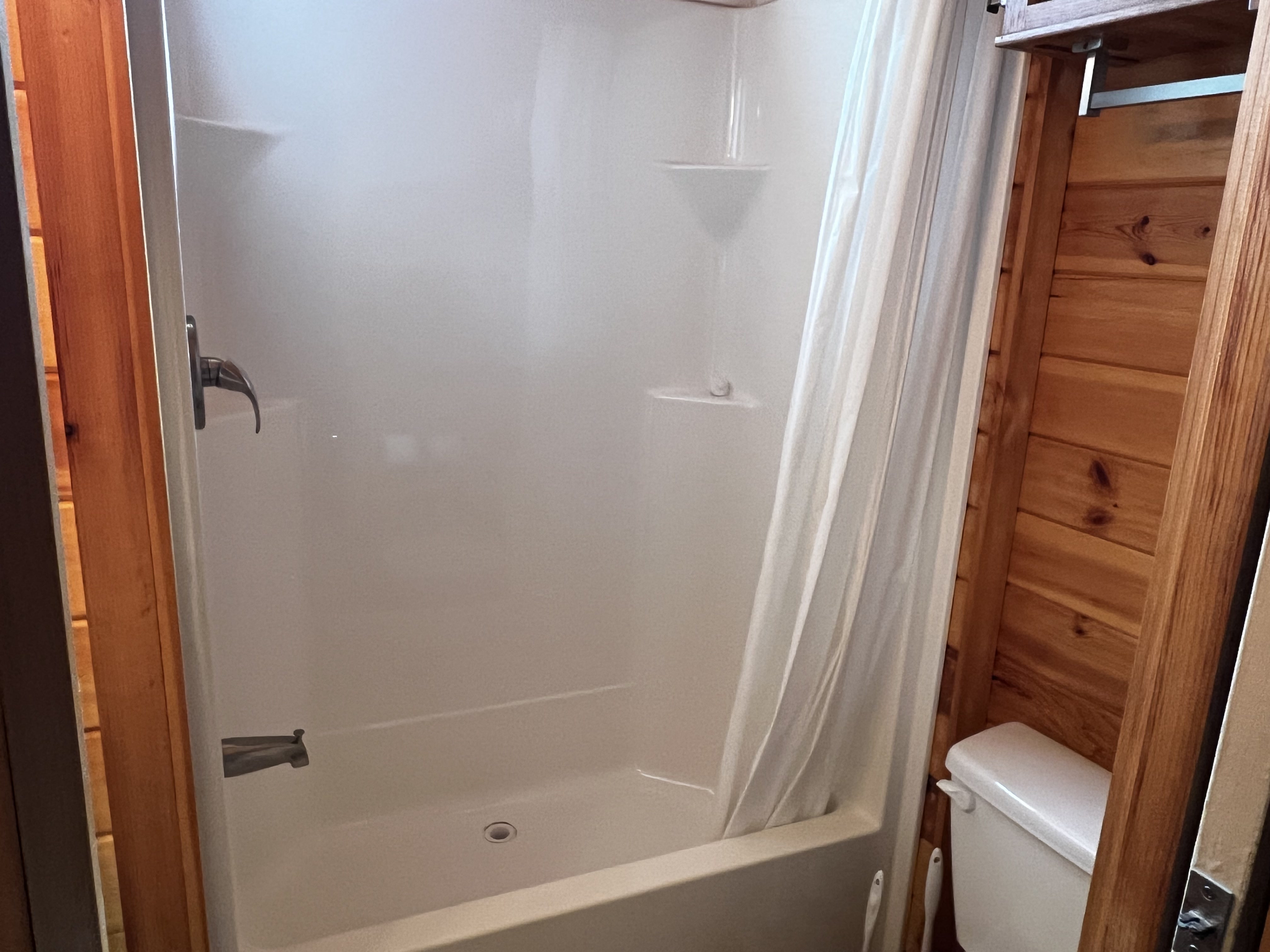 Deluxe Bathroom