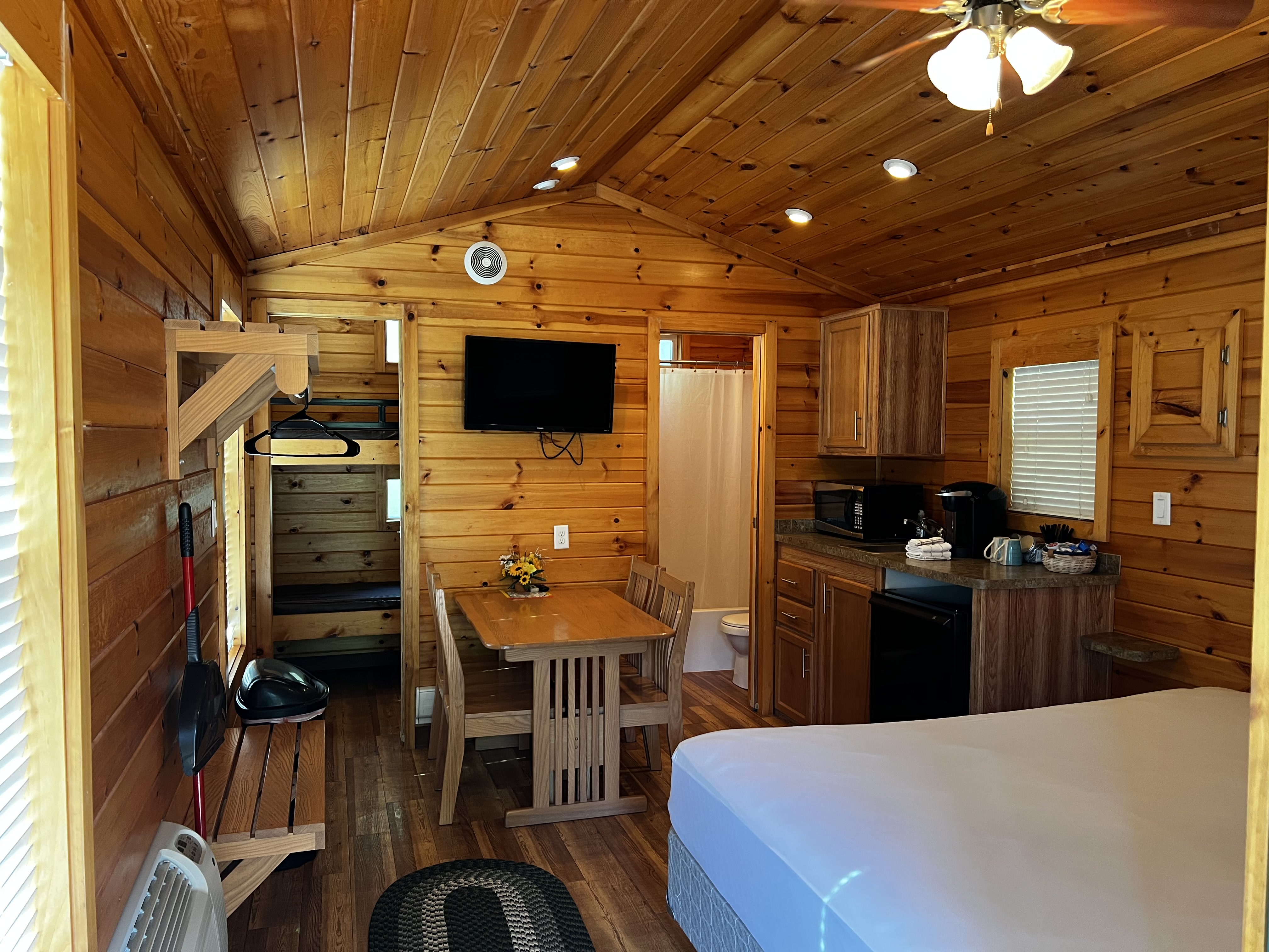 Cabin 8 Entry
