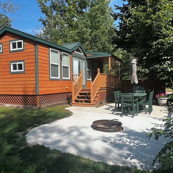 Deluxe Cabin Sleeps 6