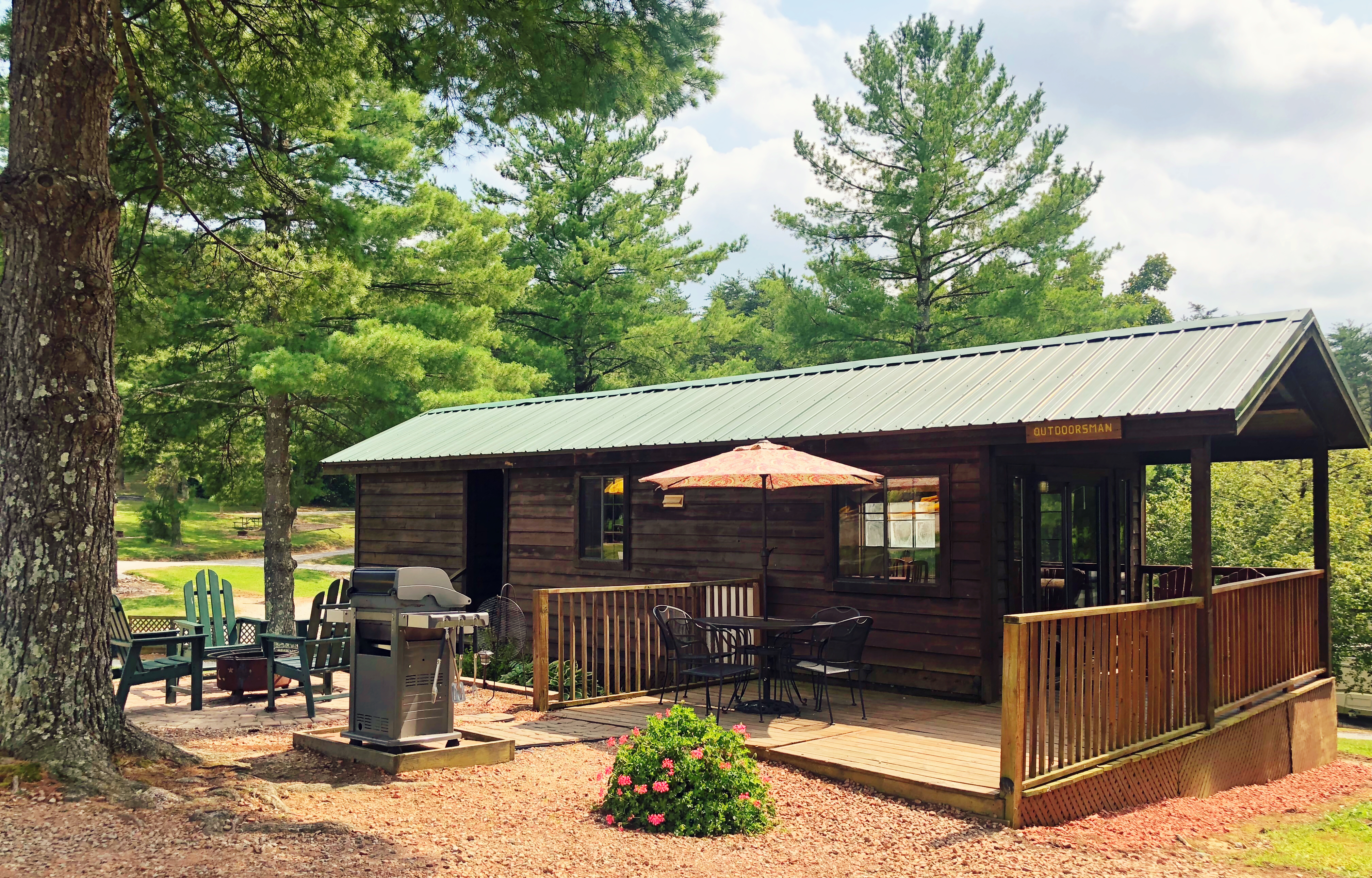 Outdoorsman Deluxe Cabin