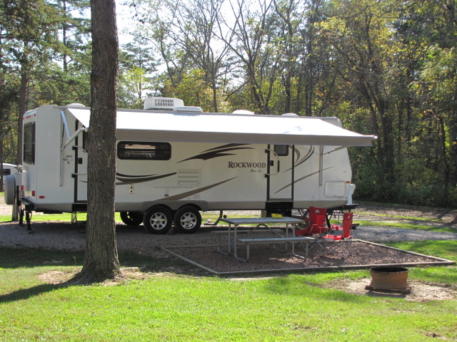 Pull Thru Water/Electric Site with Red Rock Patio