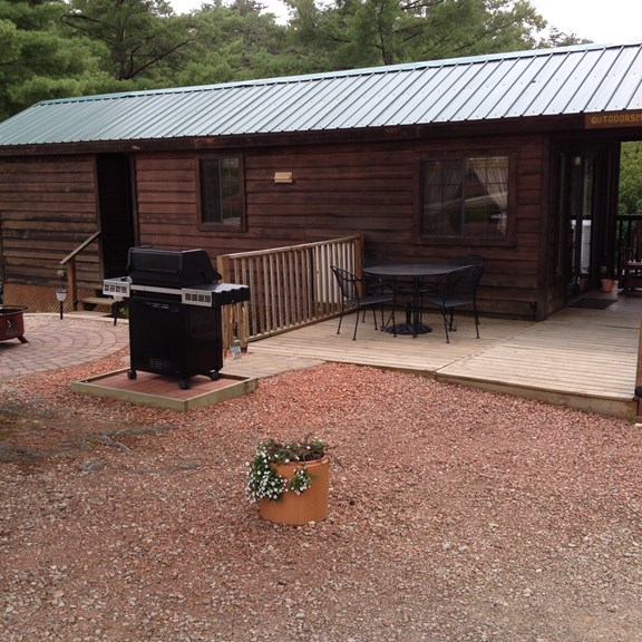 Outdoorsman Deluxe Cabin