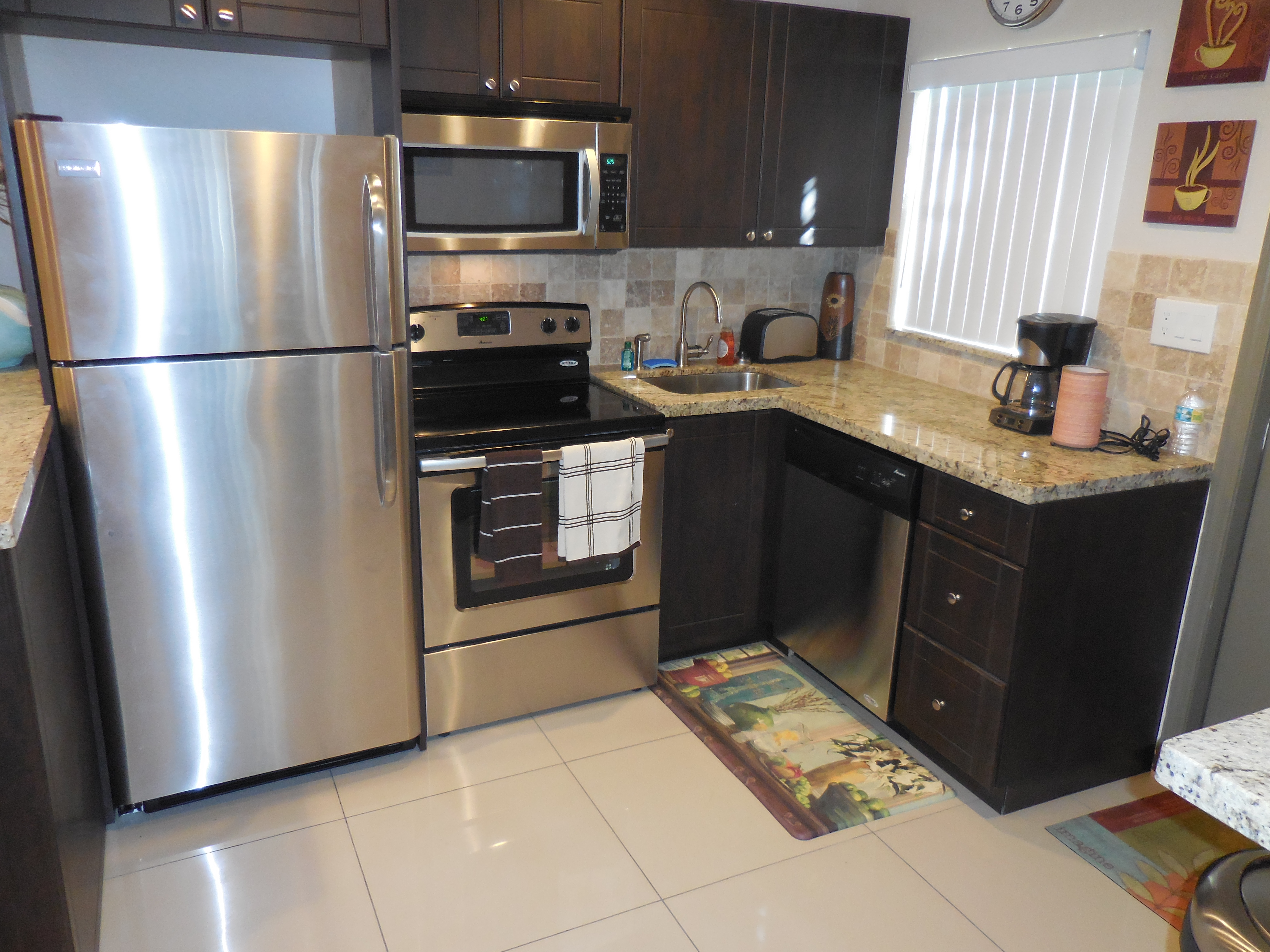 Bungalow - Full Kitchen