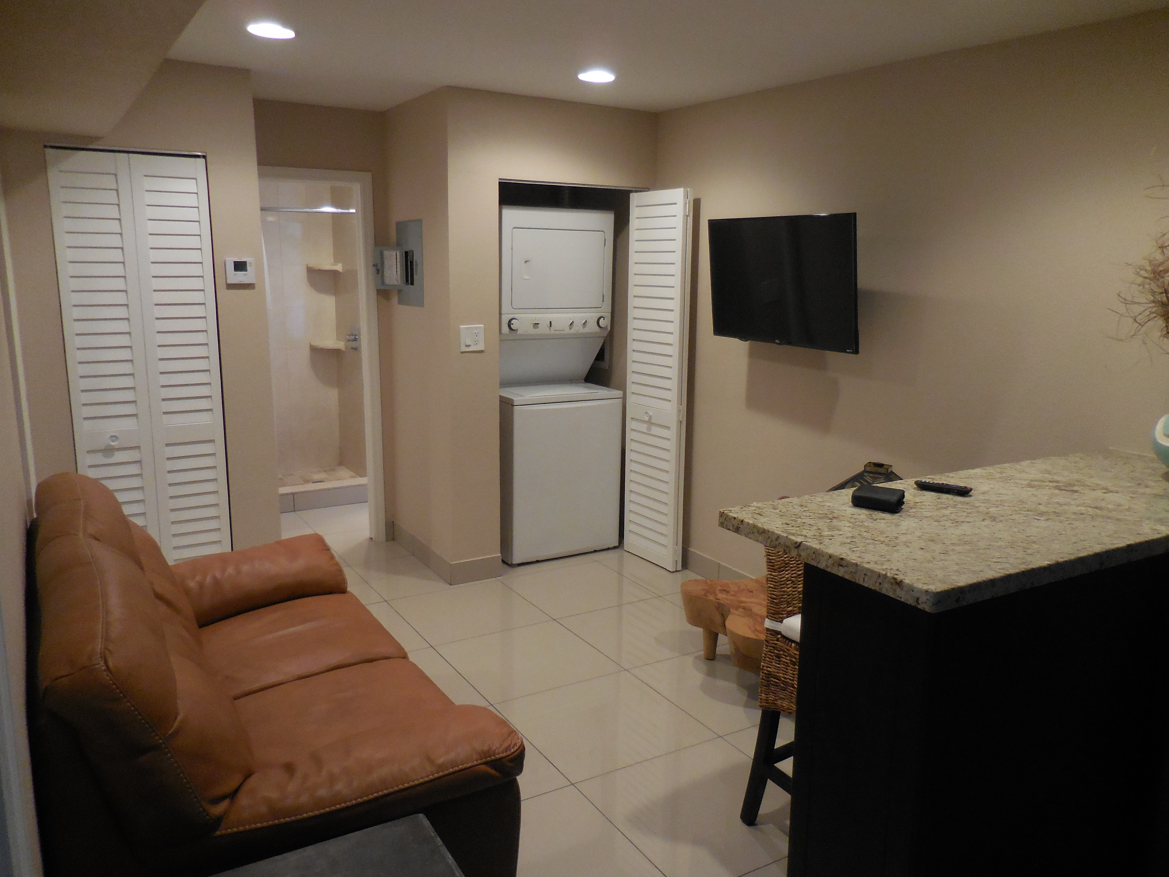Fully Furnished Deluxe Cabins. Remodeled, fully equipped.