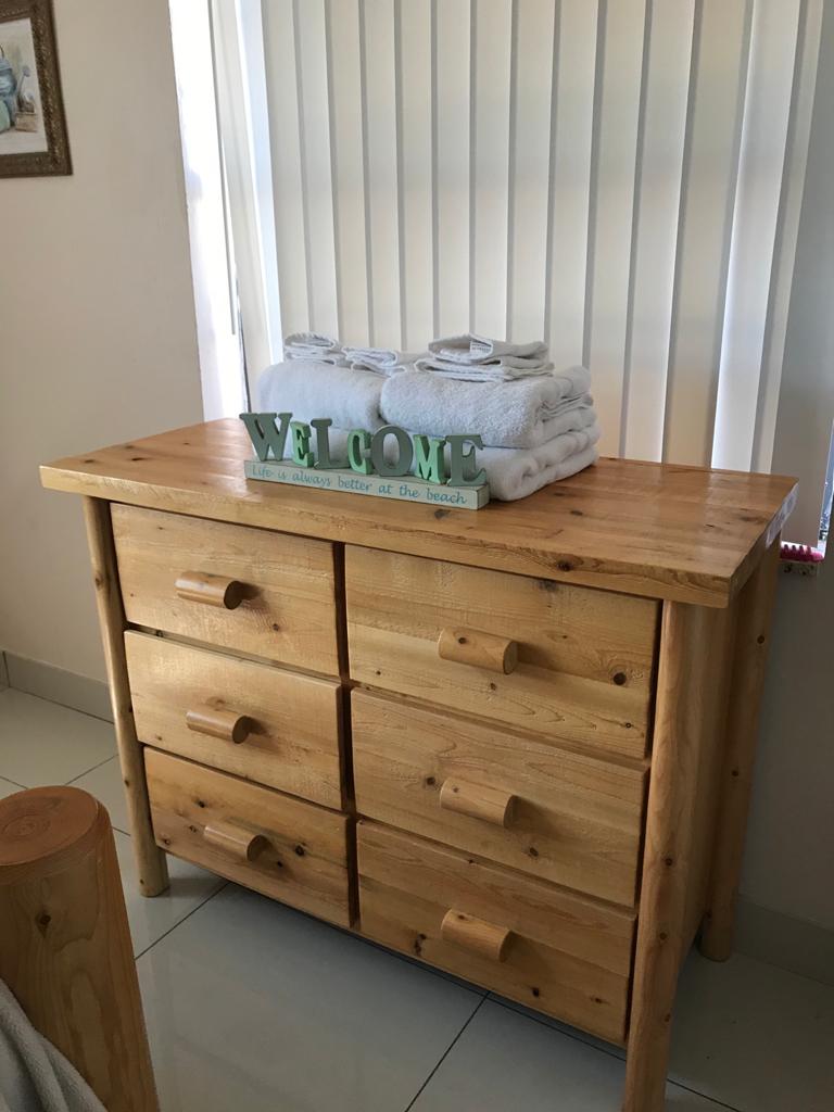 1 Bdrm Cabin, Sleeps 4