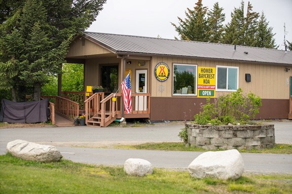 Registration & Gift Shop