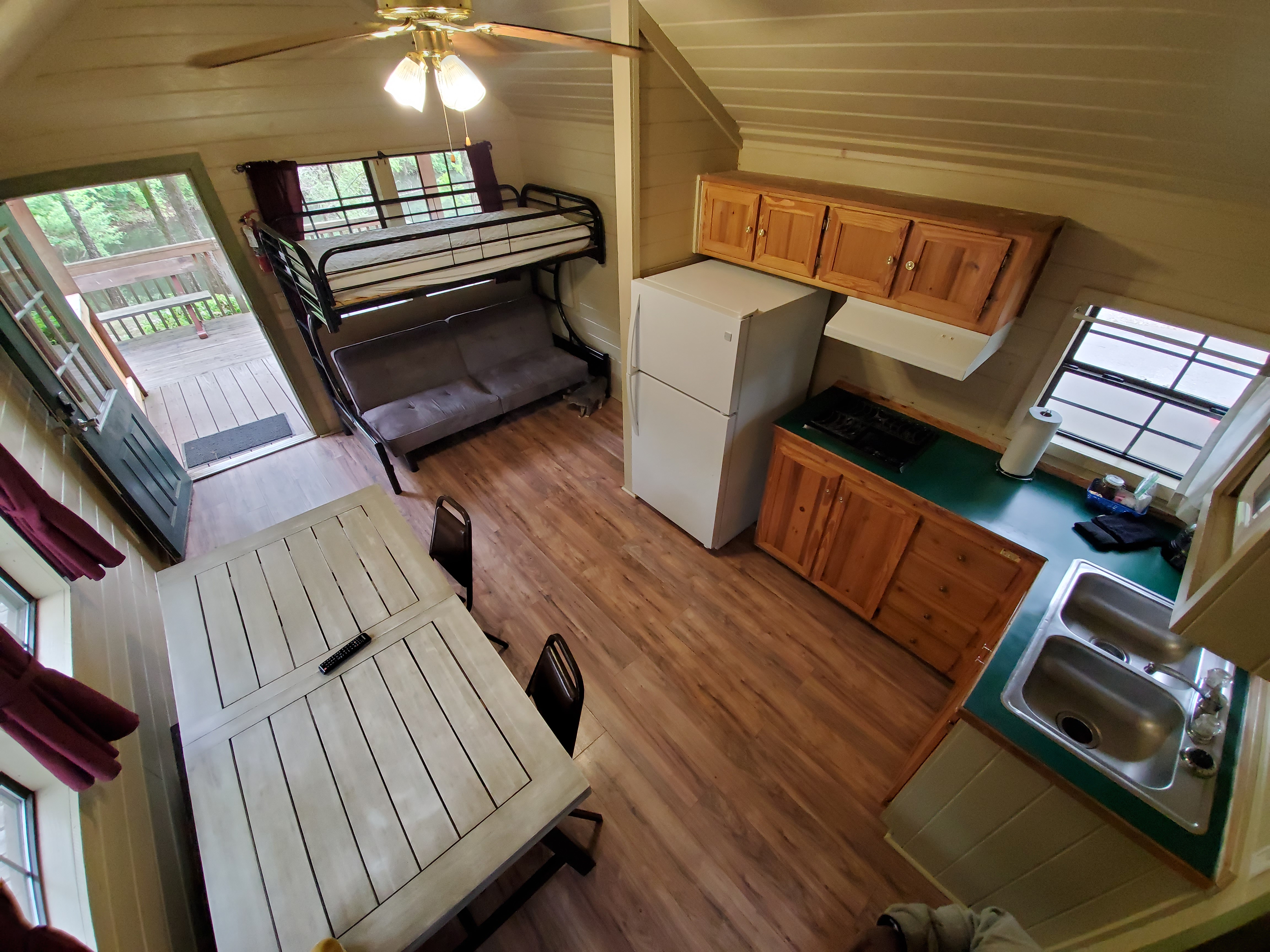 Camping Lodge ! - Main Room