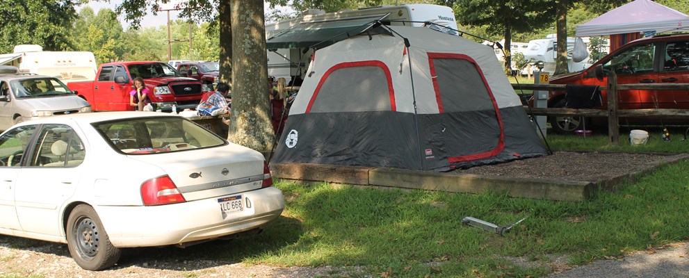 Deluxe tent site