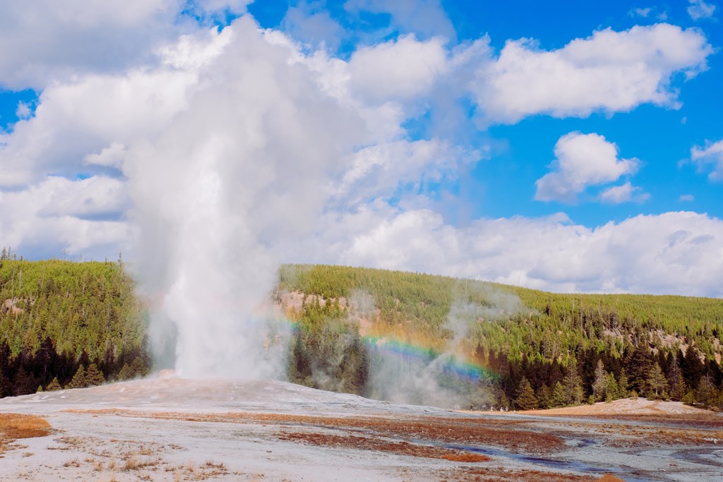 How to Choose Your Basecamp: RV Parks Near Yellowstone West