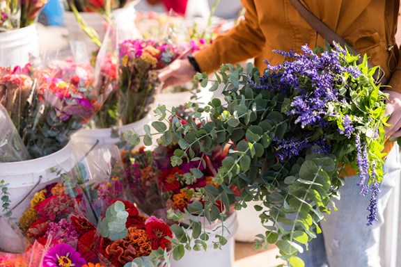 The Kankakee Farmers' Market (5 Miles)
