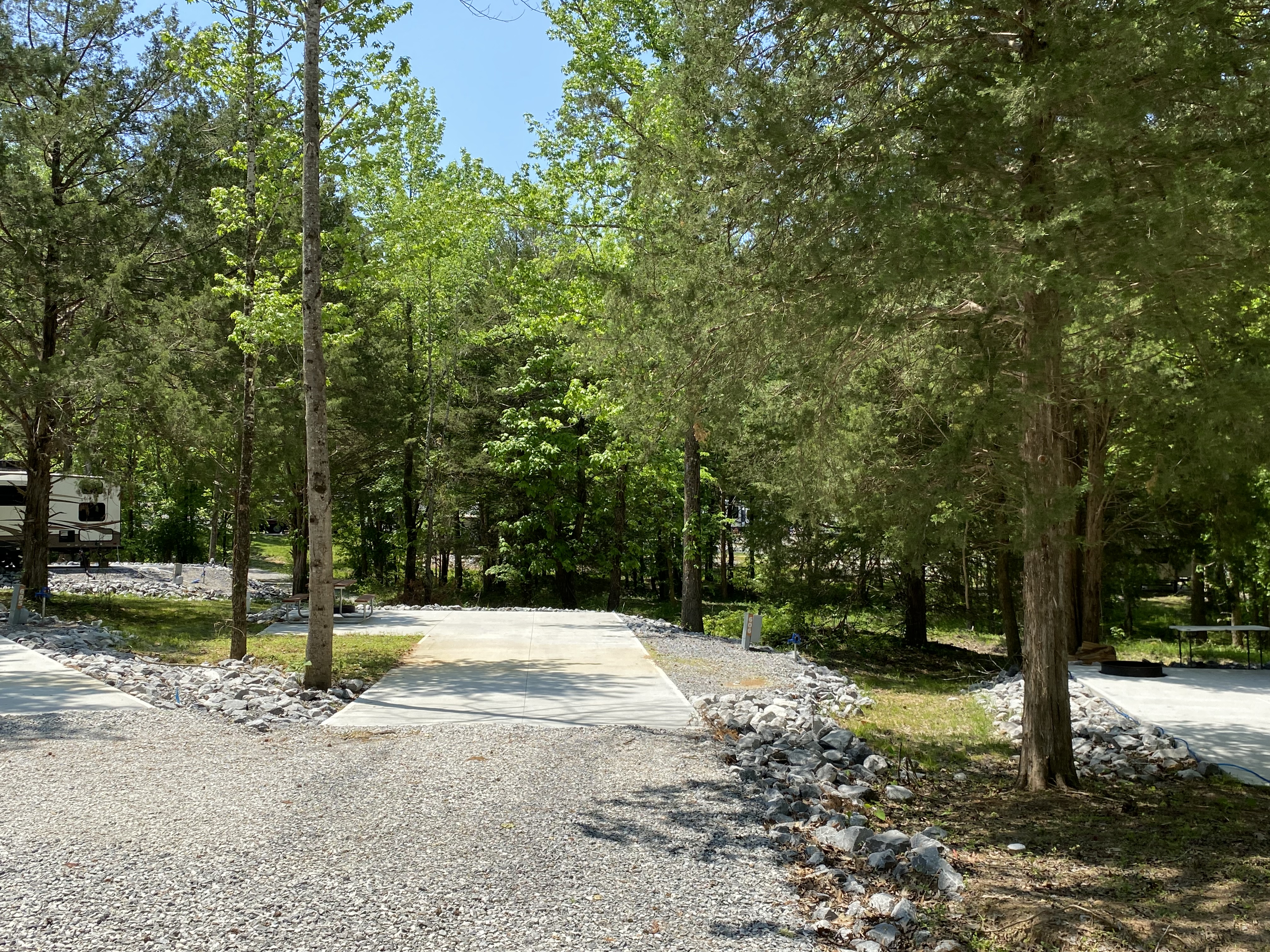 Lagoon 606