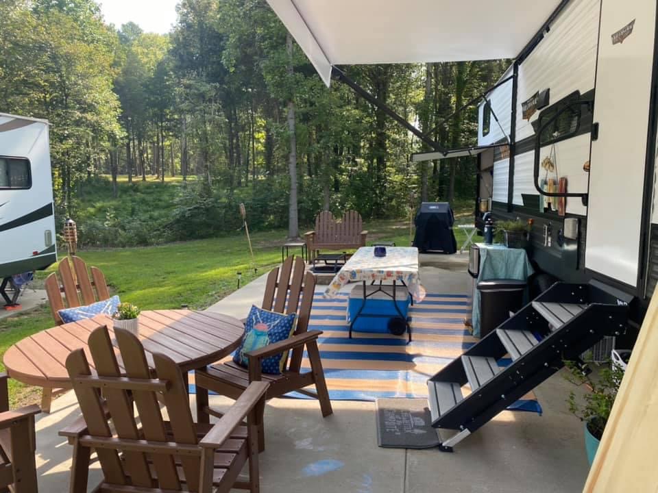 501-507 Deluxe patio back in
