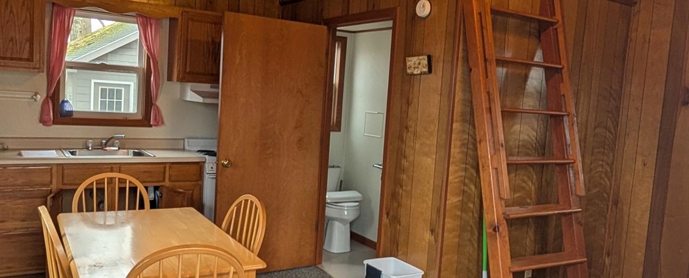 U04 Cabin