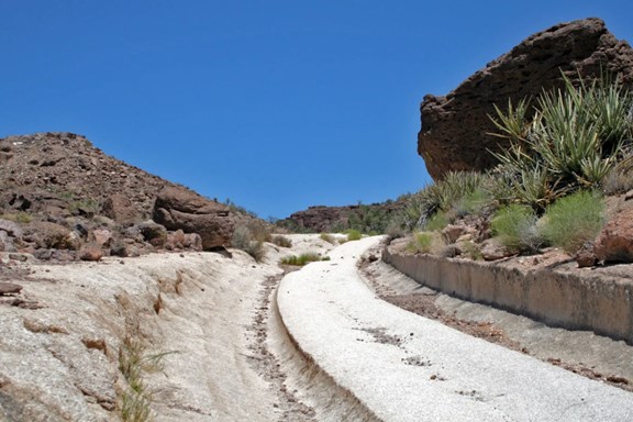 White Cliffs Wagon Trail