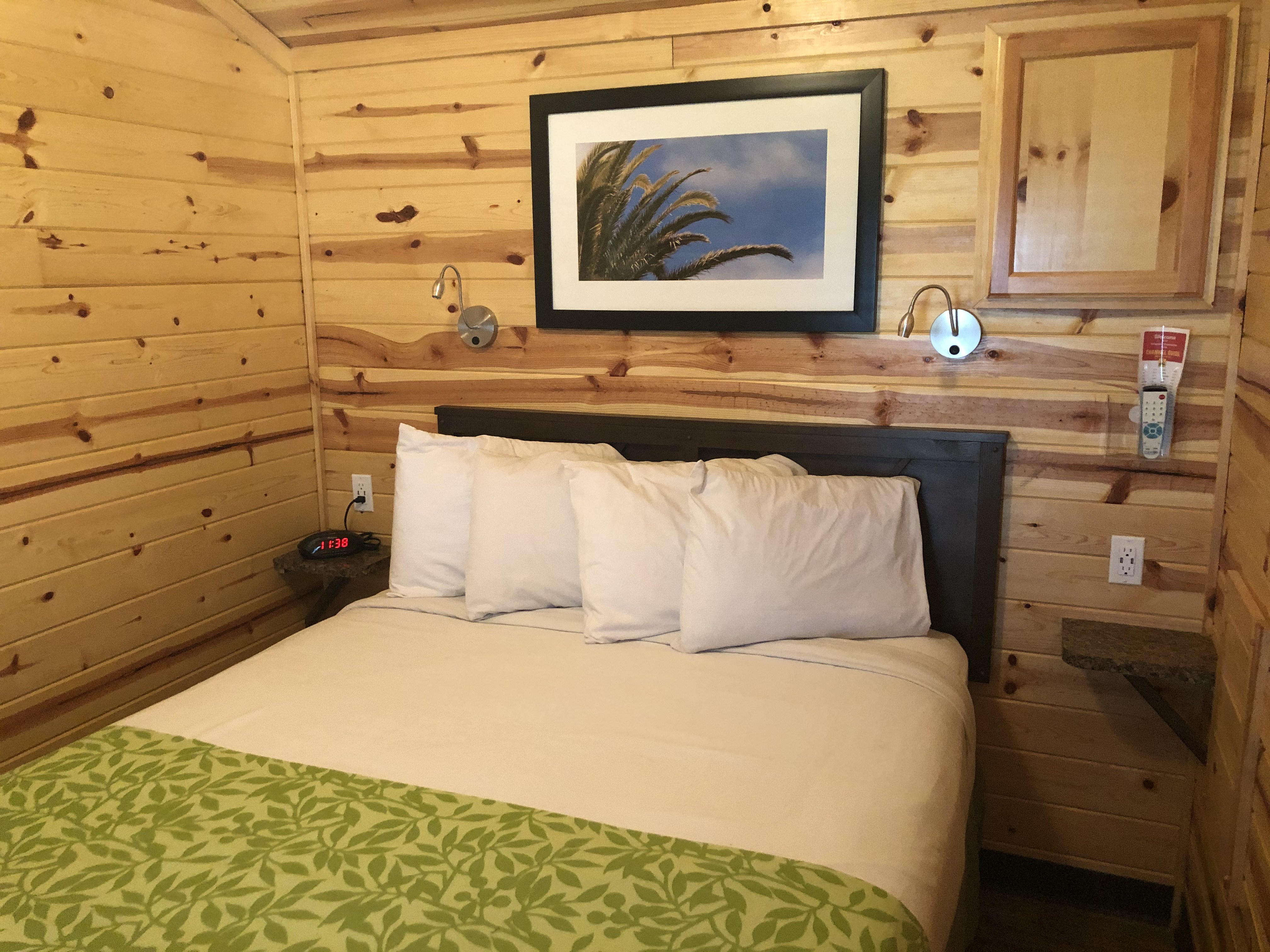2 Queen Bedroom - Bedroom 2