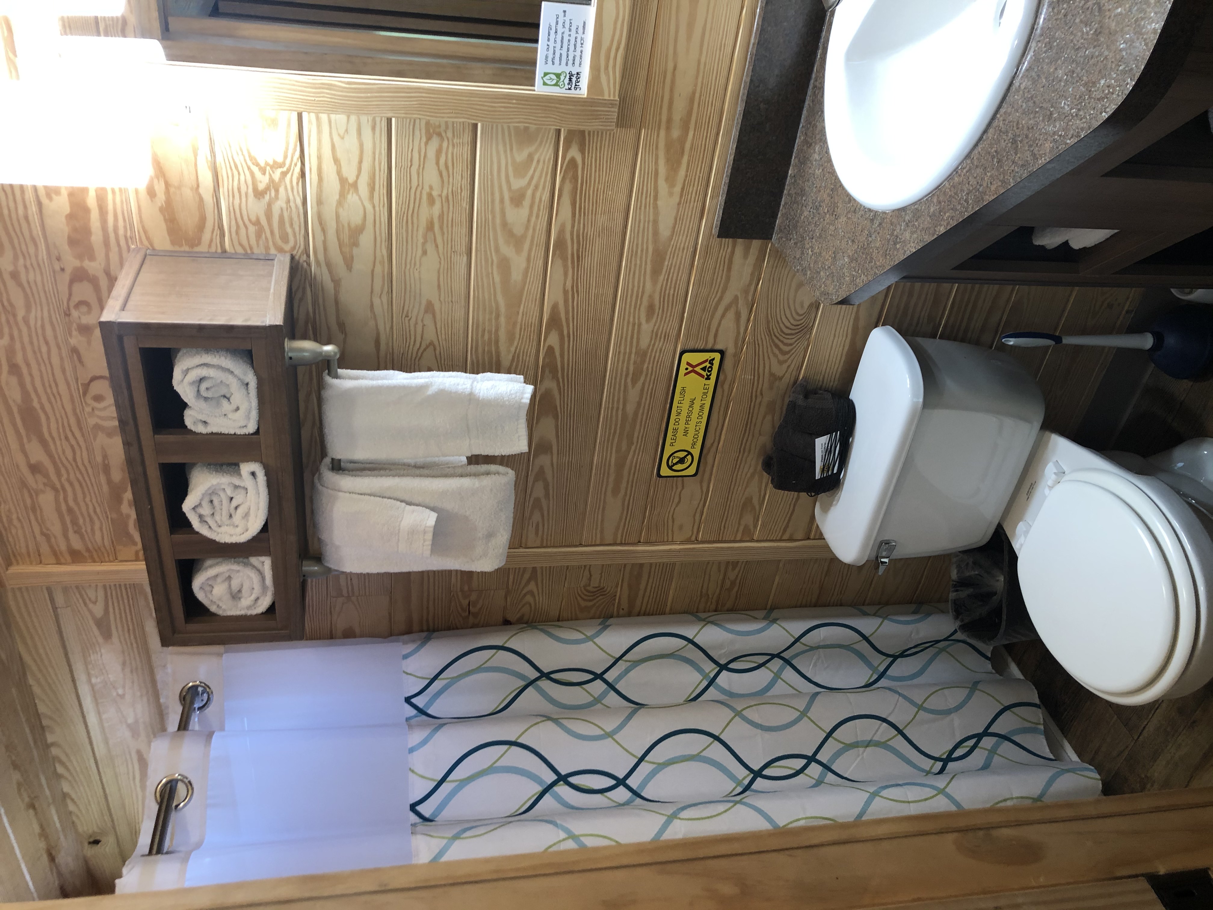 Deluxe Cabin bath