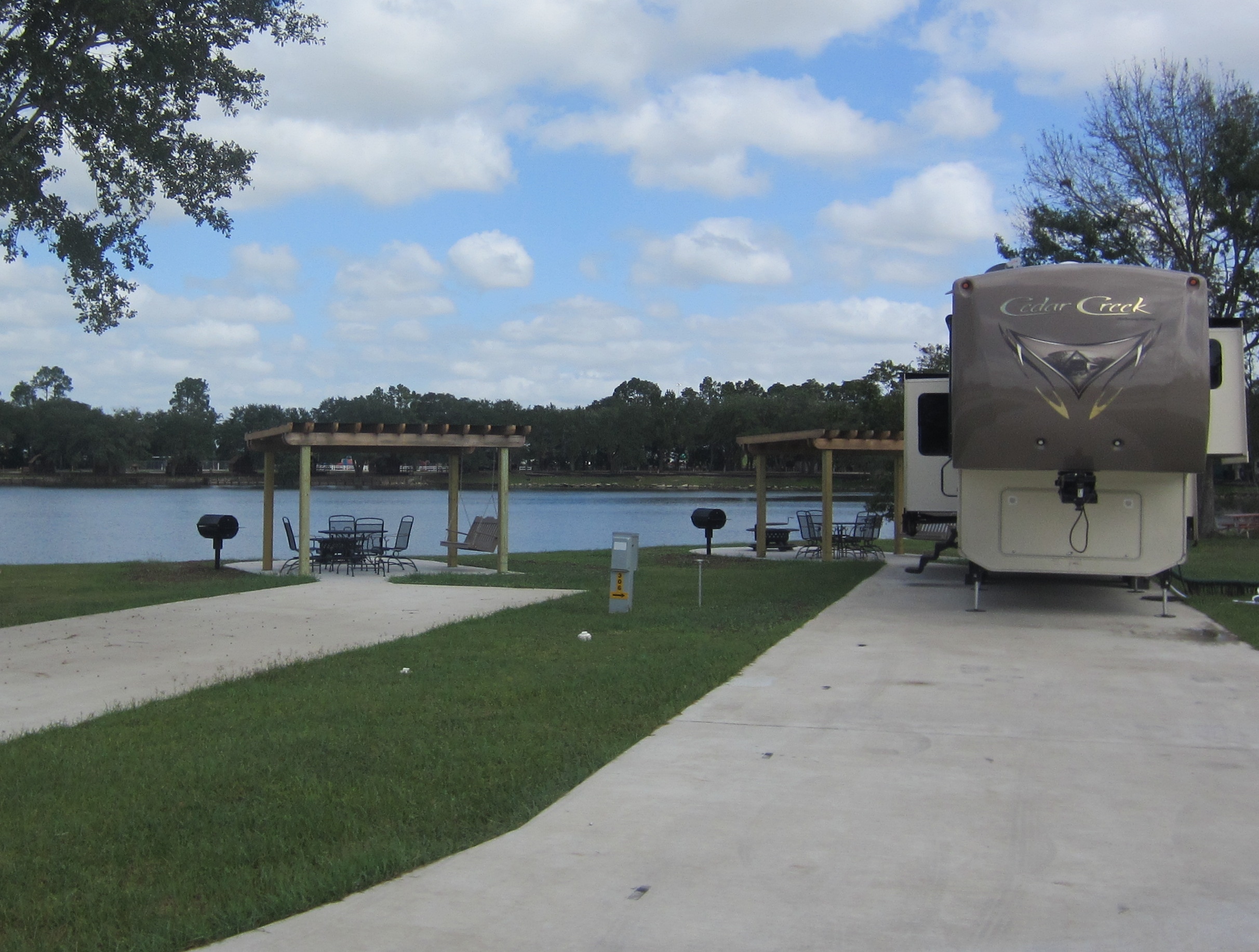 Patio LakeSide 50amp site 305 and 306