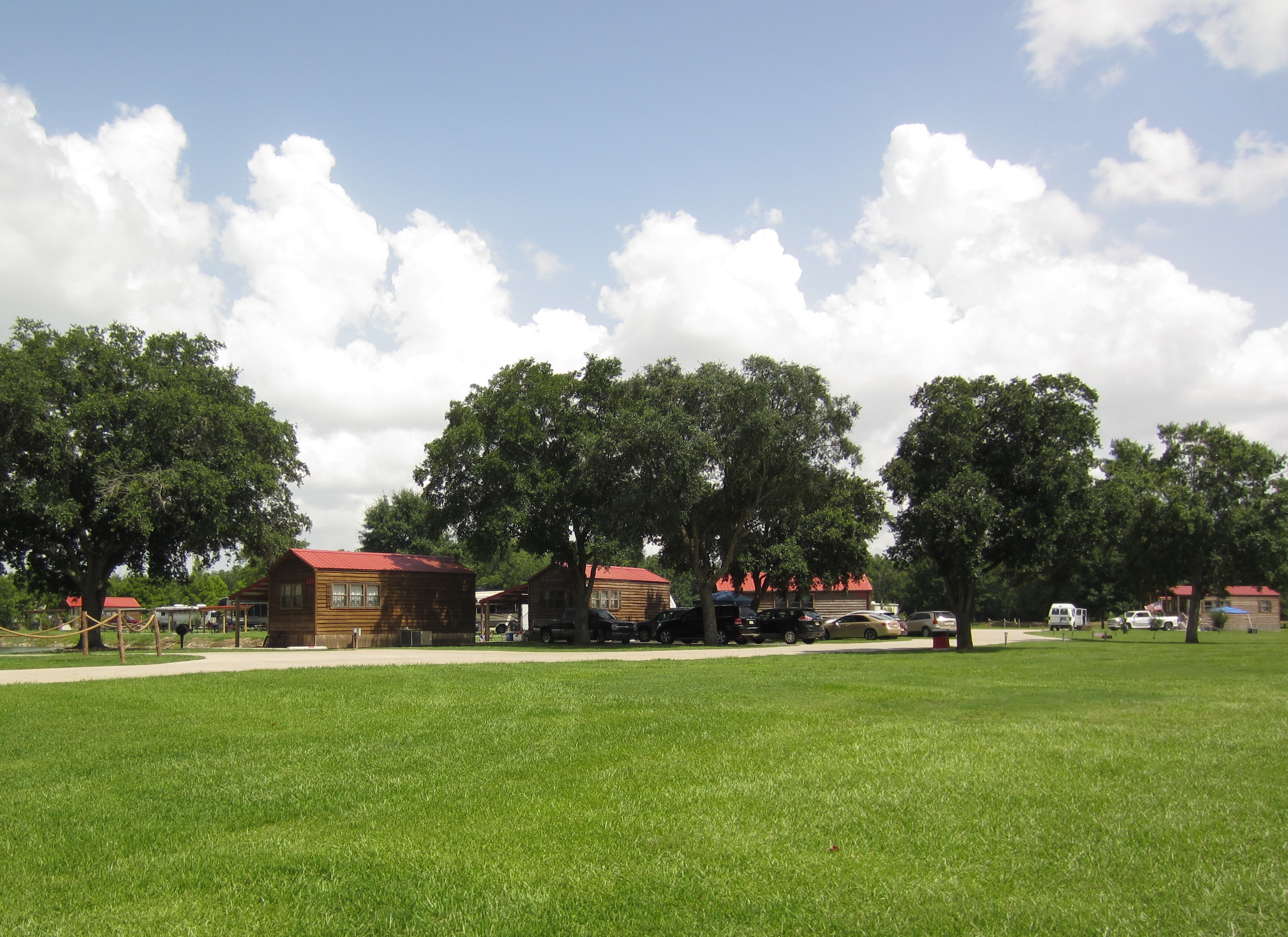 LakeSide Full-Service Kottages  LK01,02,03