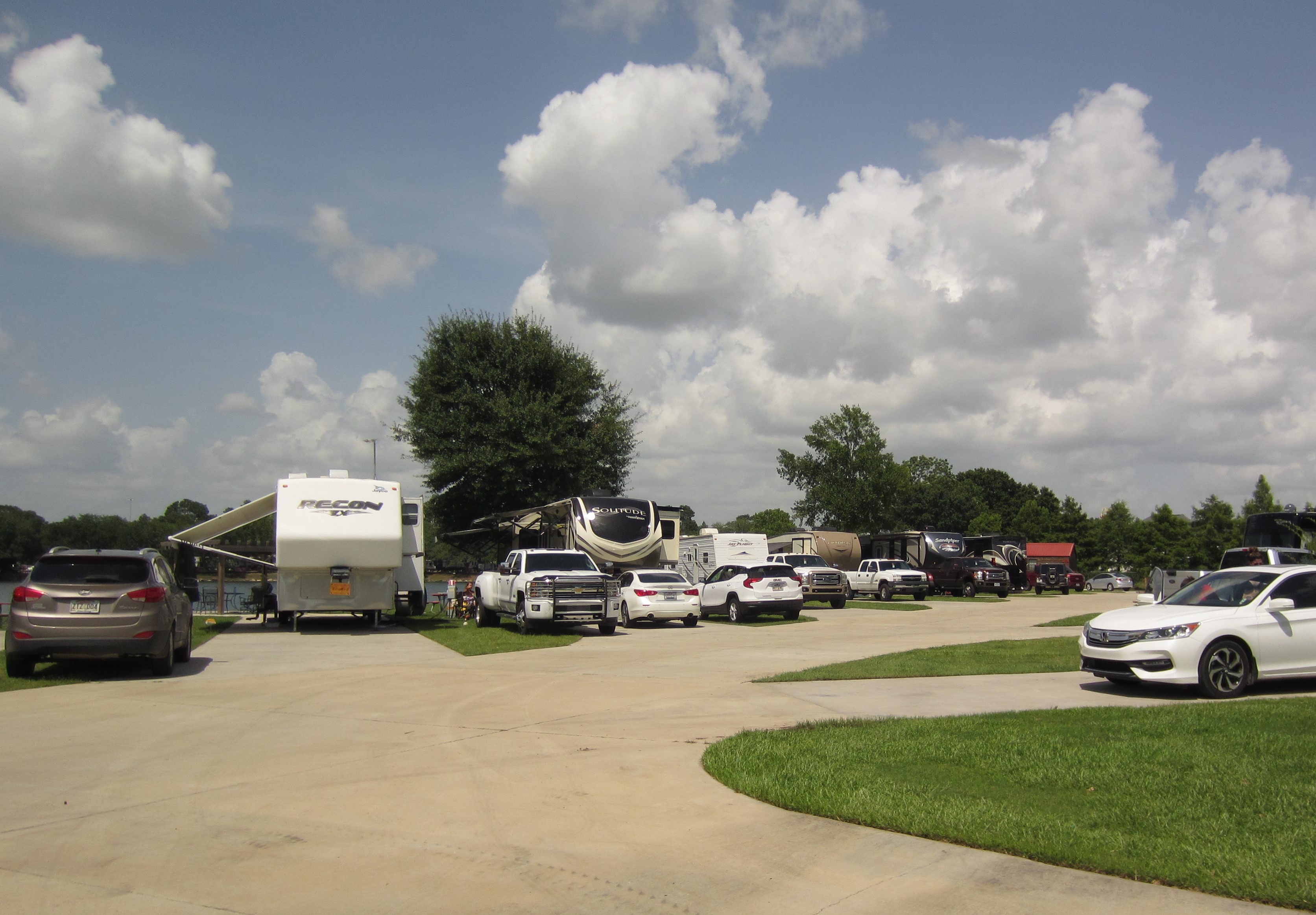 Lake-Side Big Rig Friendly sites - 50amps