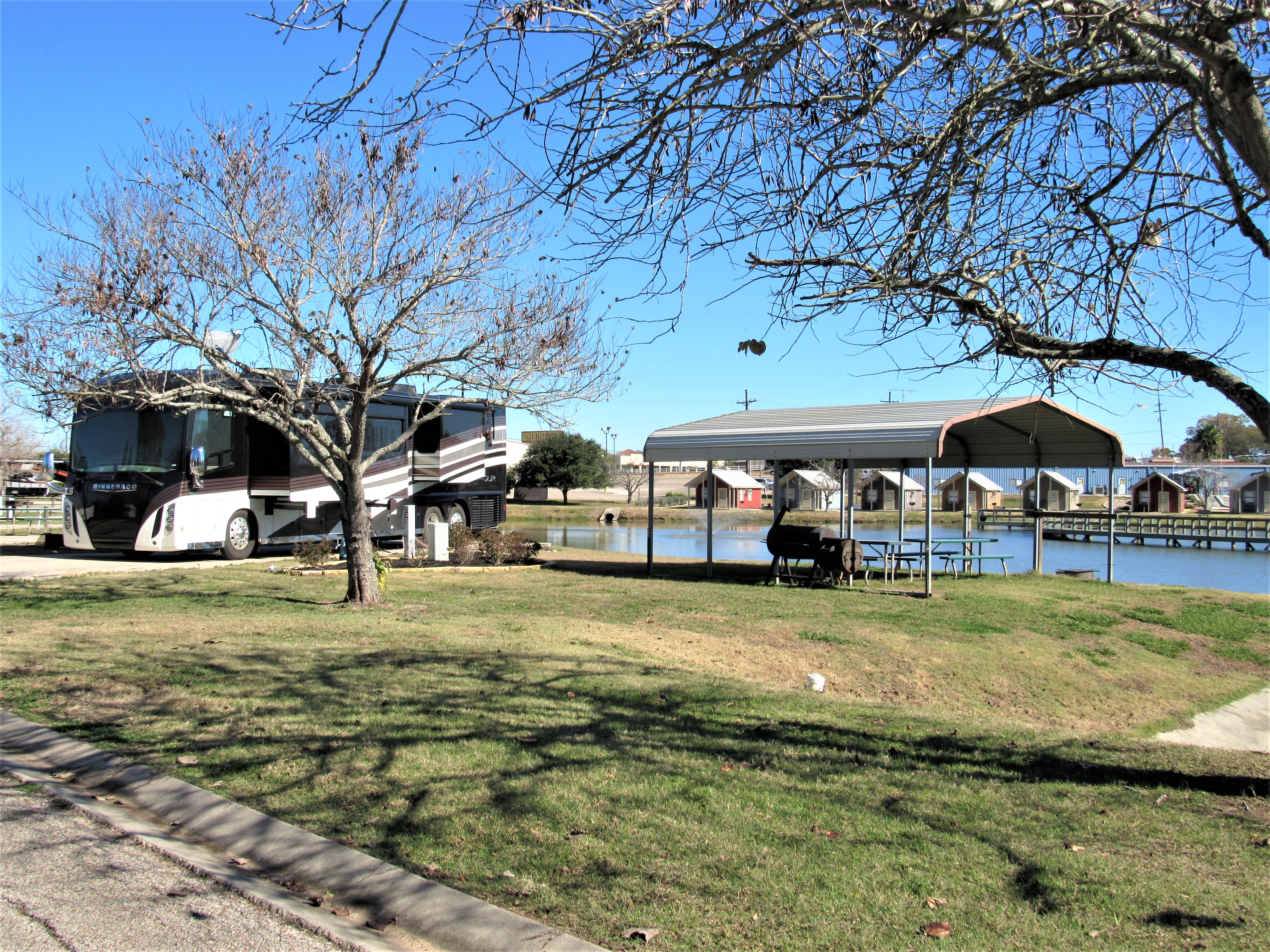 Deluxe Lakeside site 235