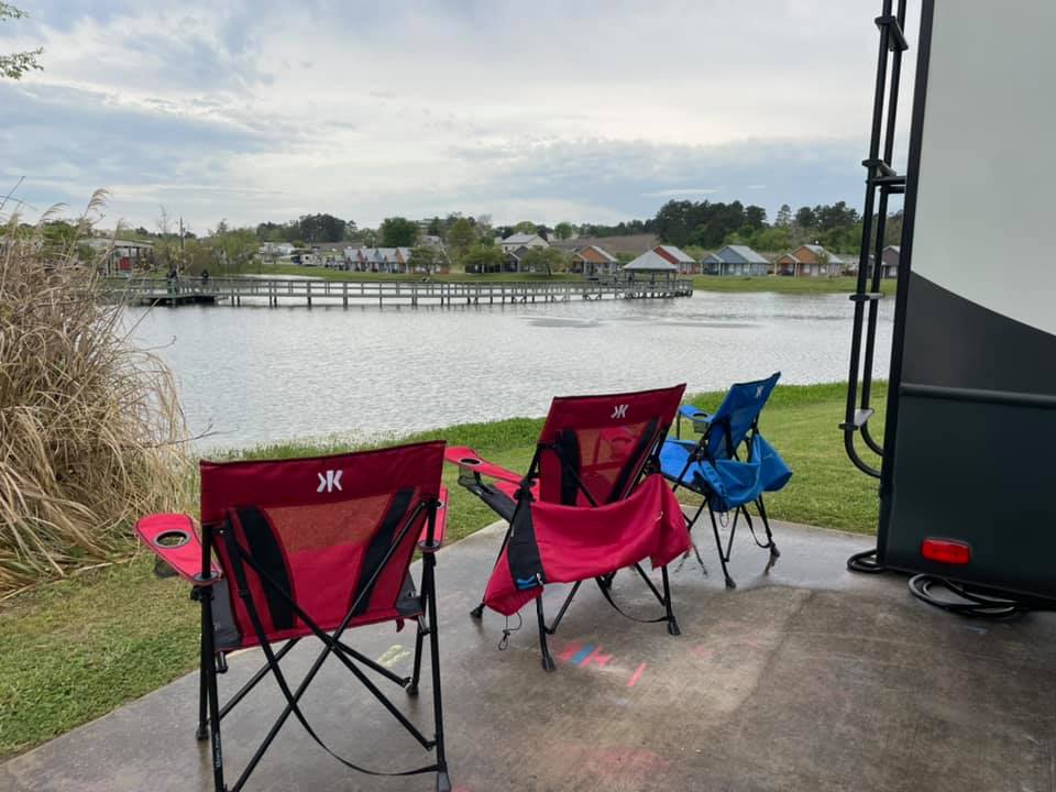 Relax off the rear of your site with one of our lakeside sites!