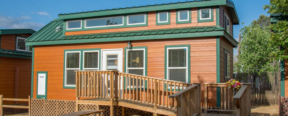 Deluxe Cabin Outside (H)