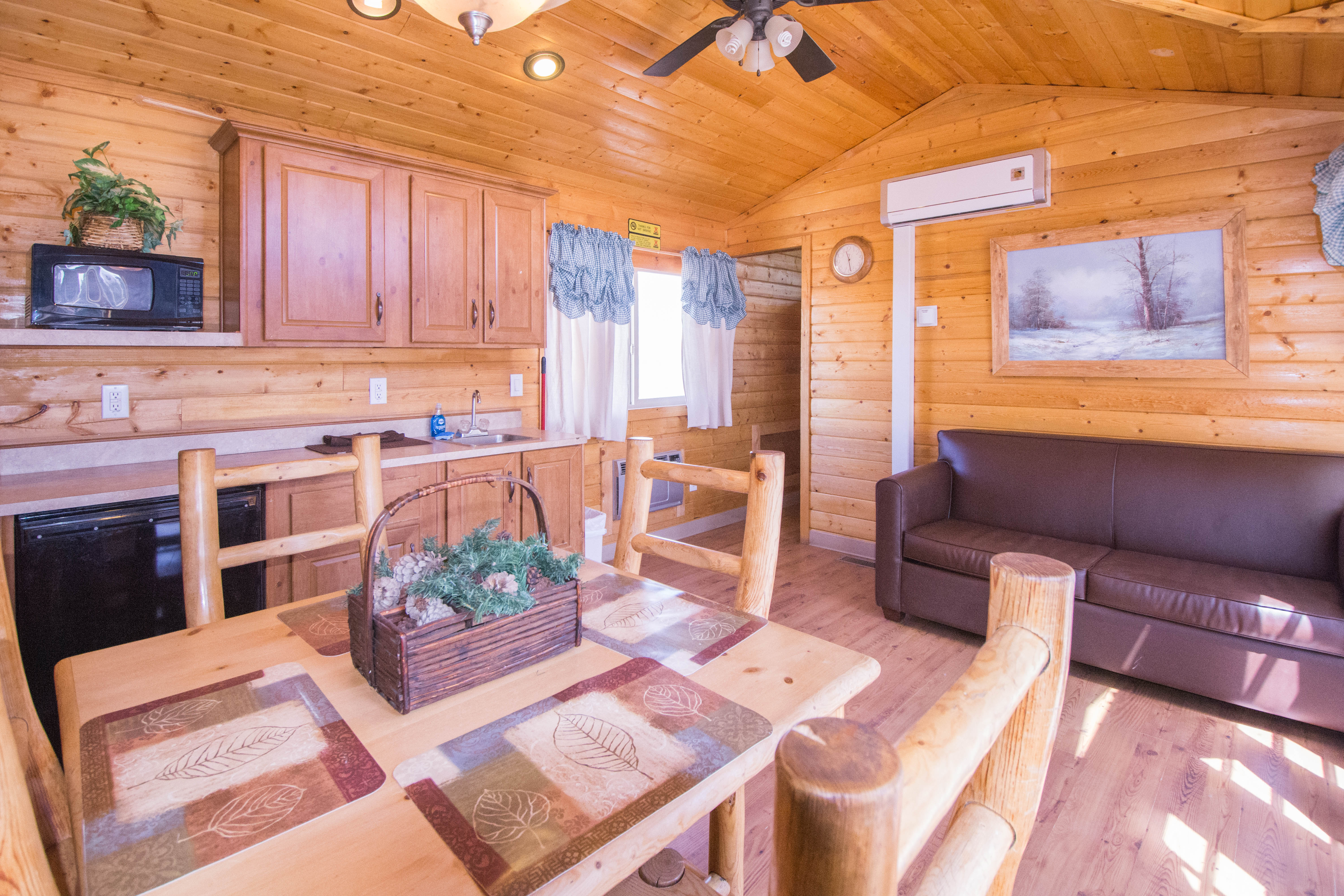 Deluxe Cabin Inside Bunk option