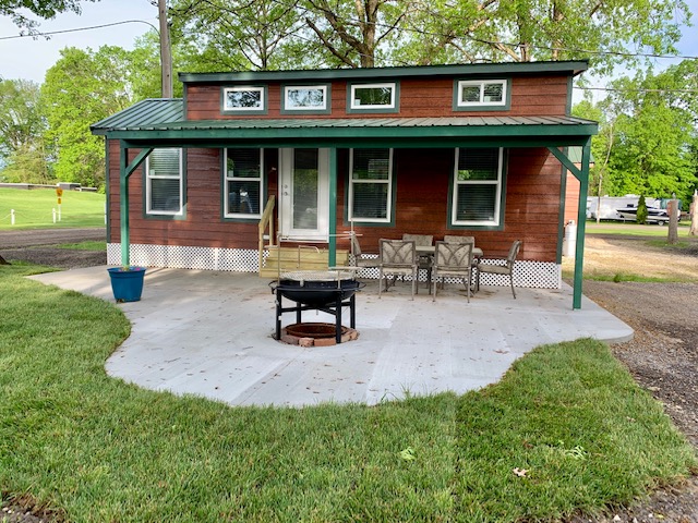 Deluxe cabin