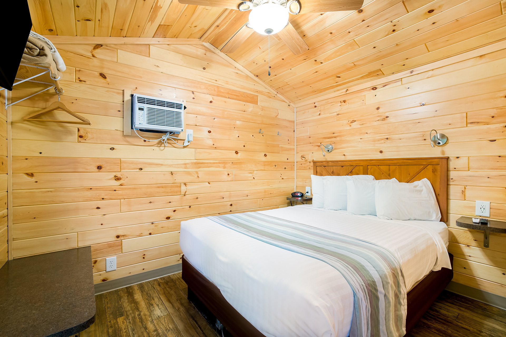 DC32 - Deluxe Cabin, 2 Room