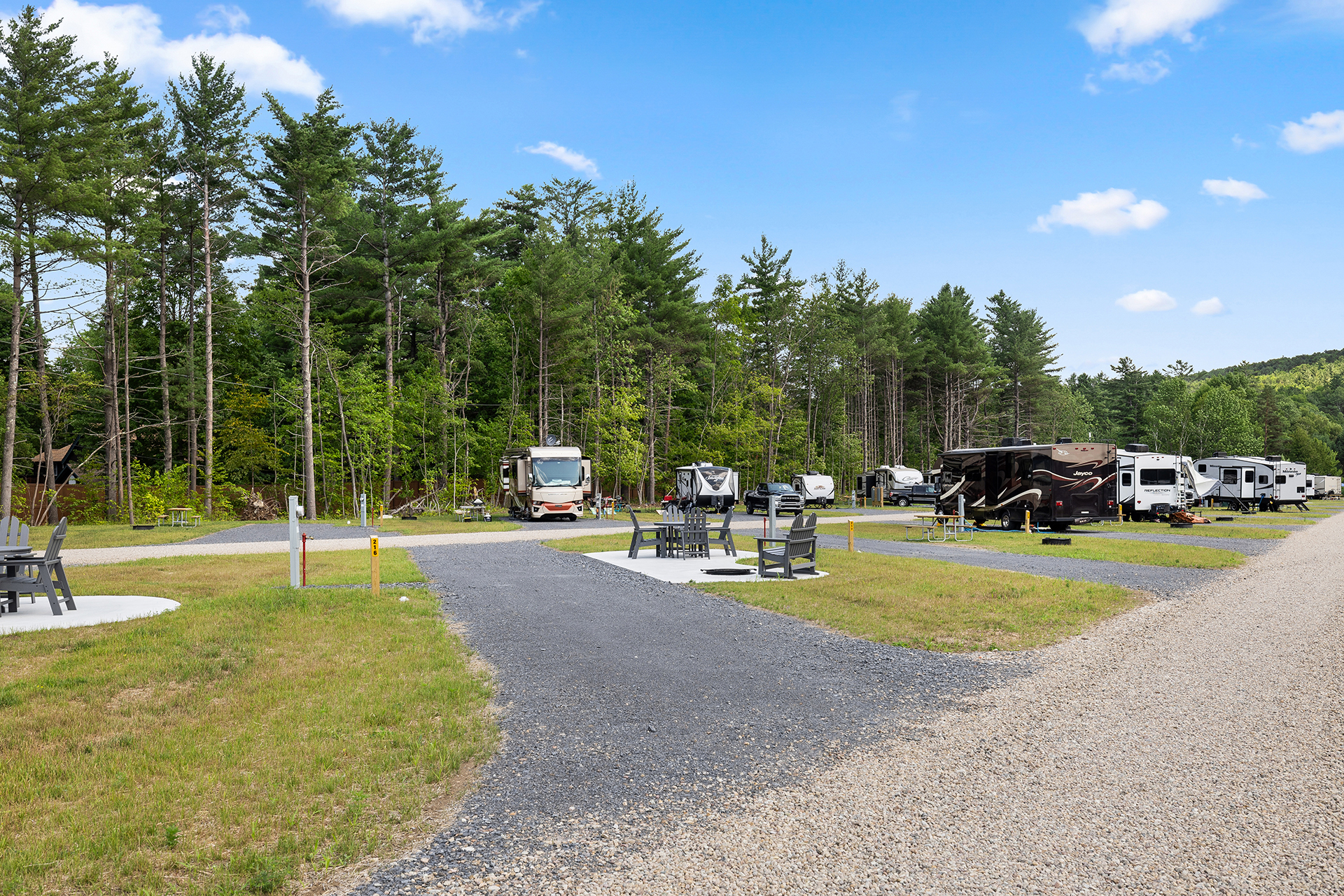 RV 216_Pull-Thru 50/30 AMPS FHU KOA Patio®