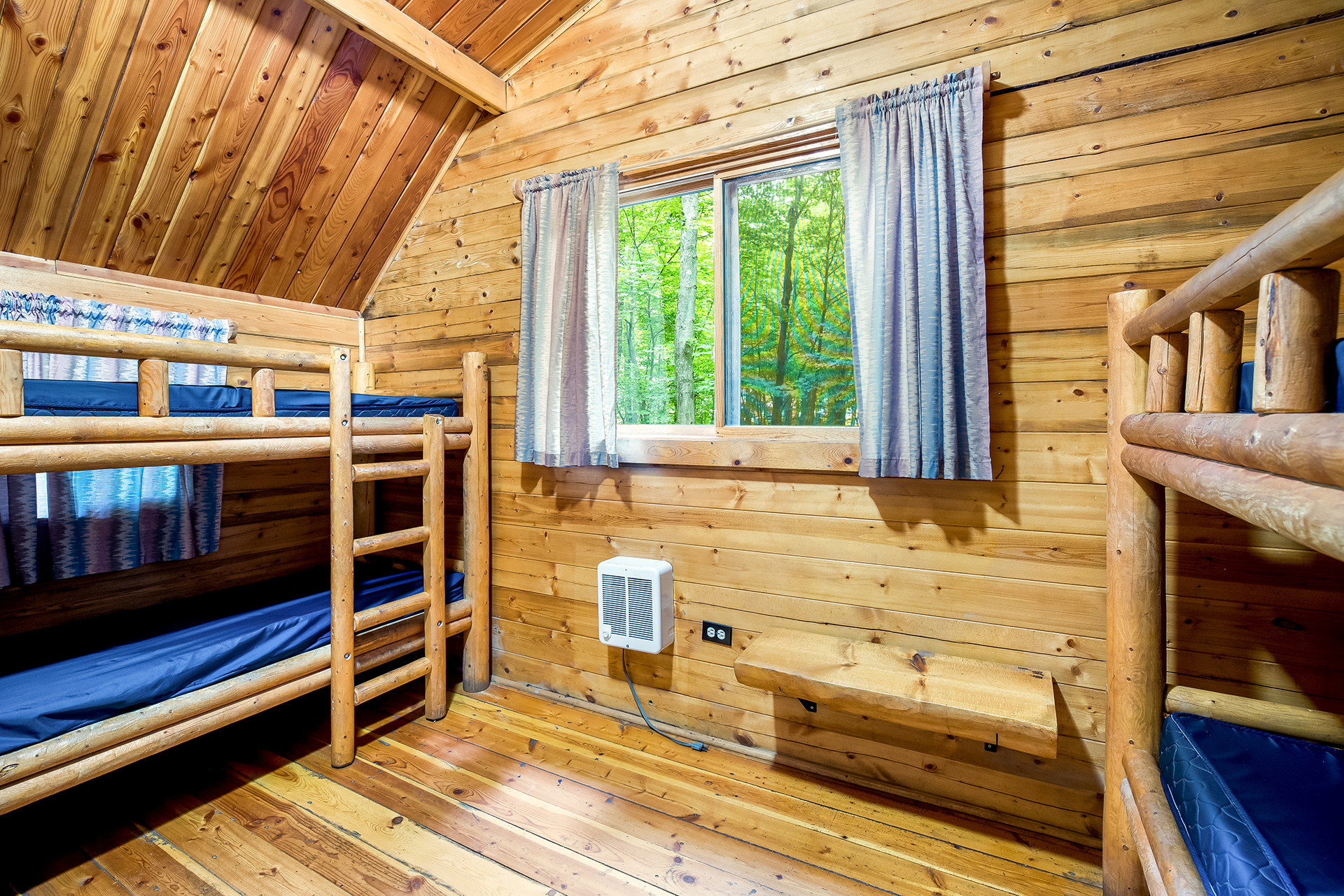 CC55 - Camping Cabin, 2 Room