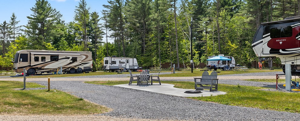 RV 236_Pull-Thru 50/30 AMPS FHU KOA Patio®