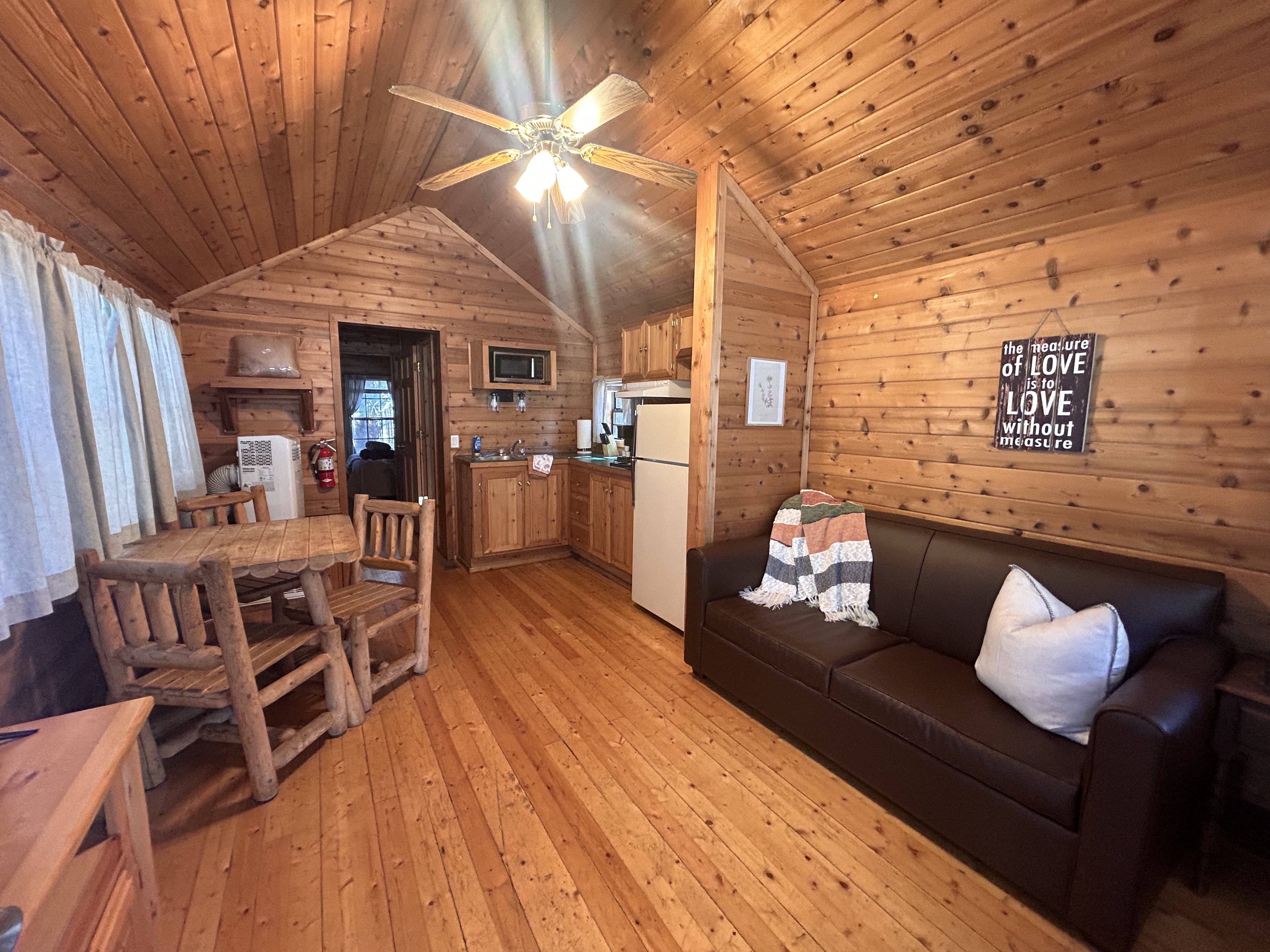 Deluxe cabin Living Room/Dining Area