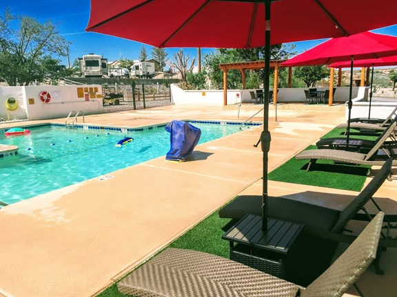 Heated Swimming Pool (seasonal)