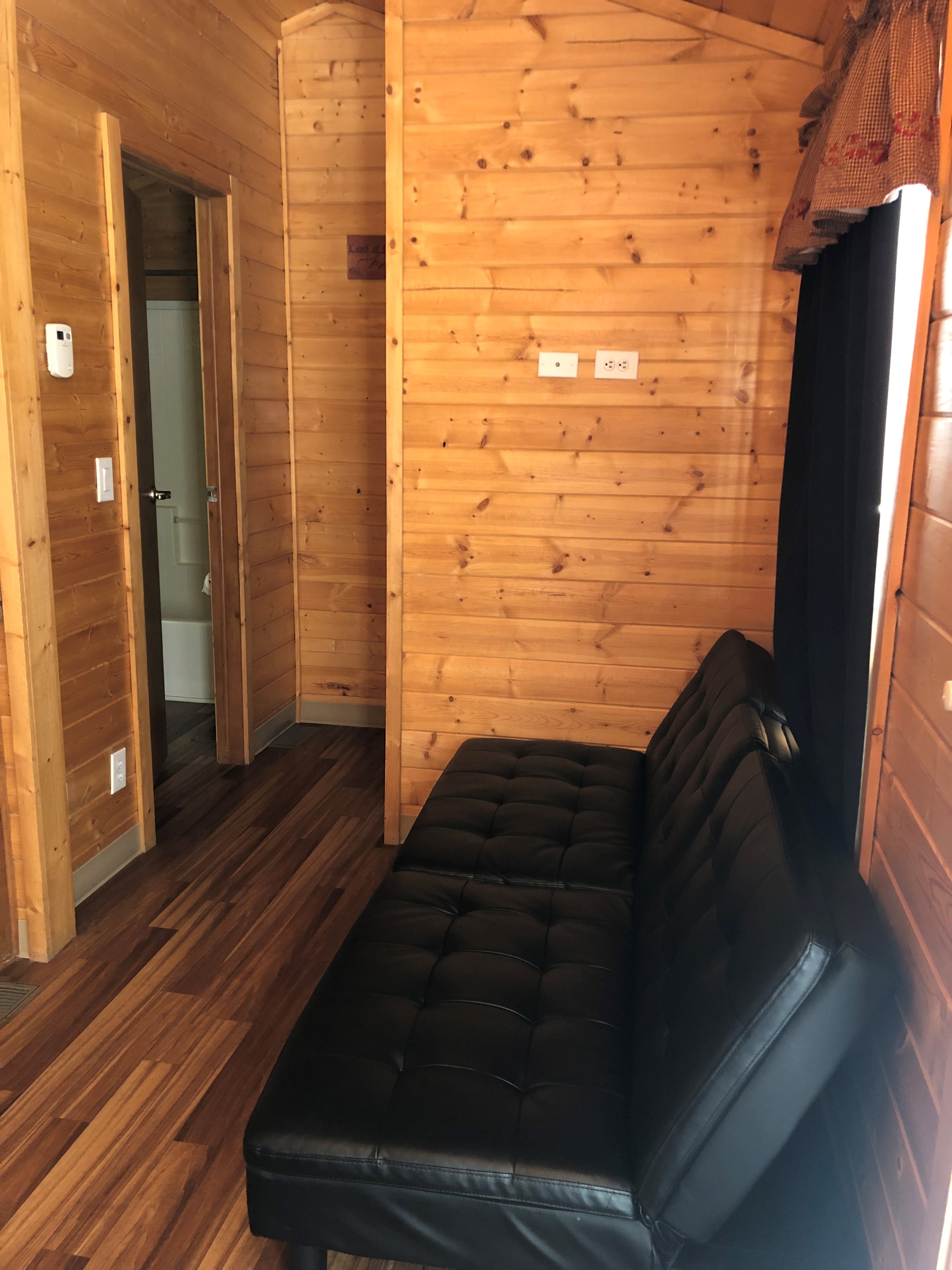 L33 cabin futon