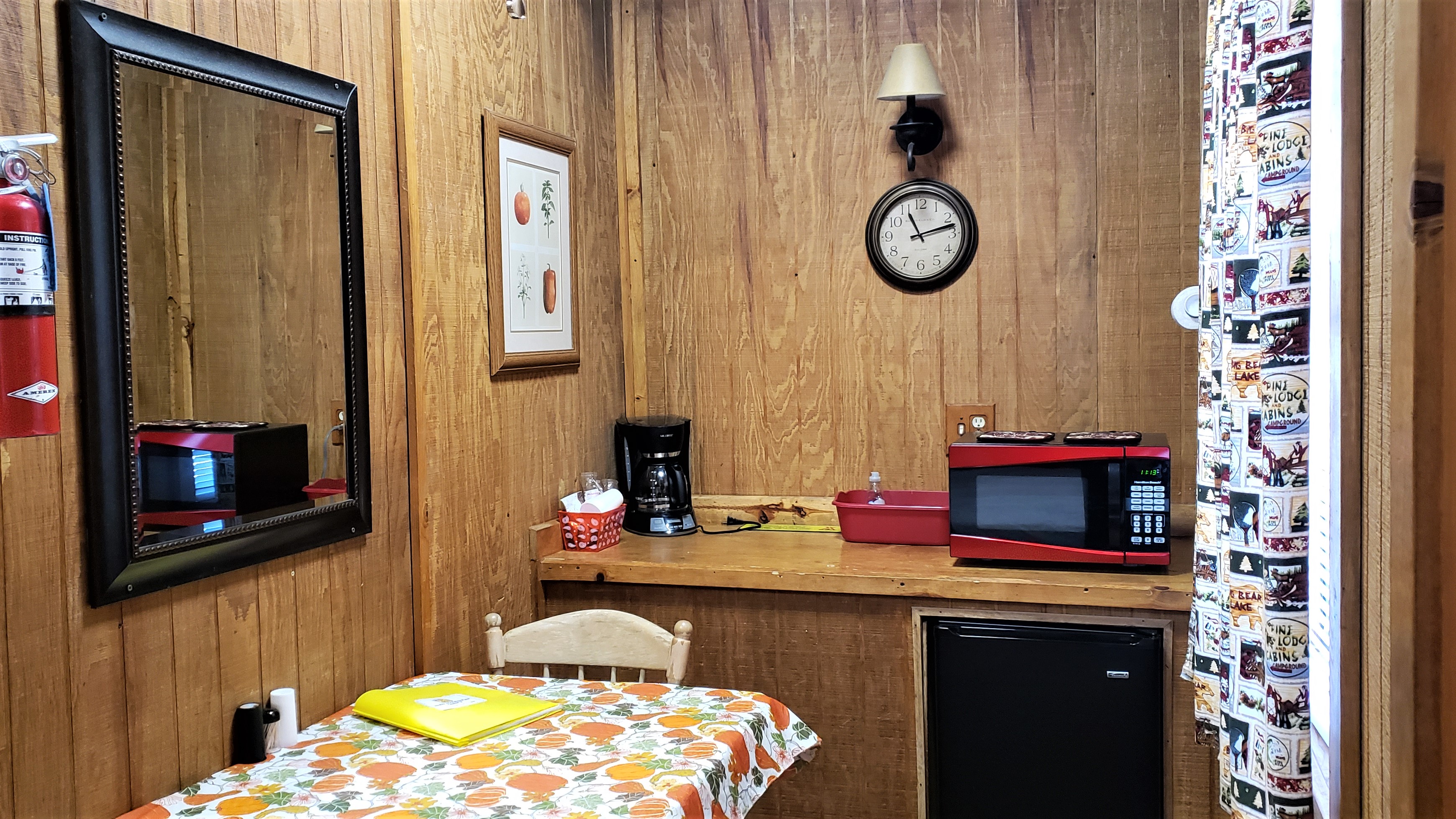 Burke's Deluxe Kamping Kabin