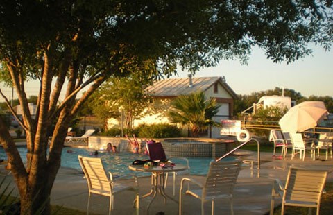 A shady seat at the pool