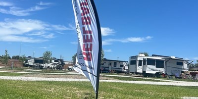 “REEL BIG SPLASH AT LAKE LINCOLN WEST!”