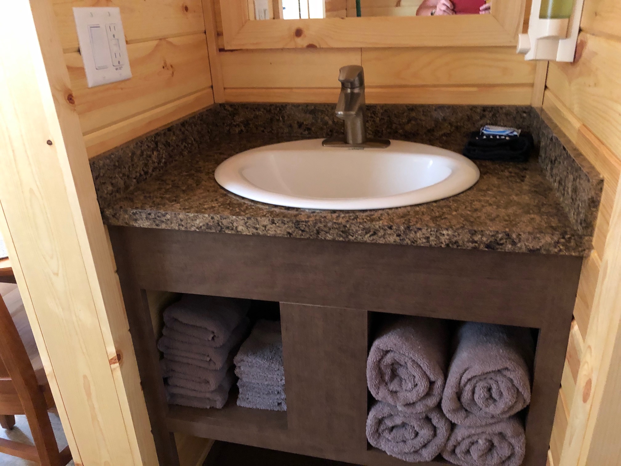 Bear Cabin bathroom