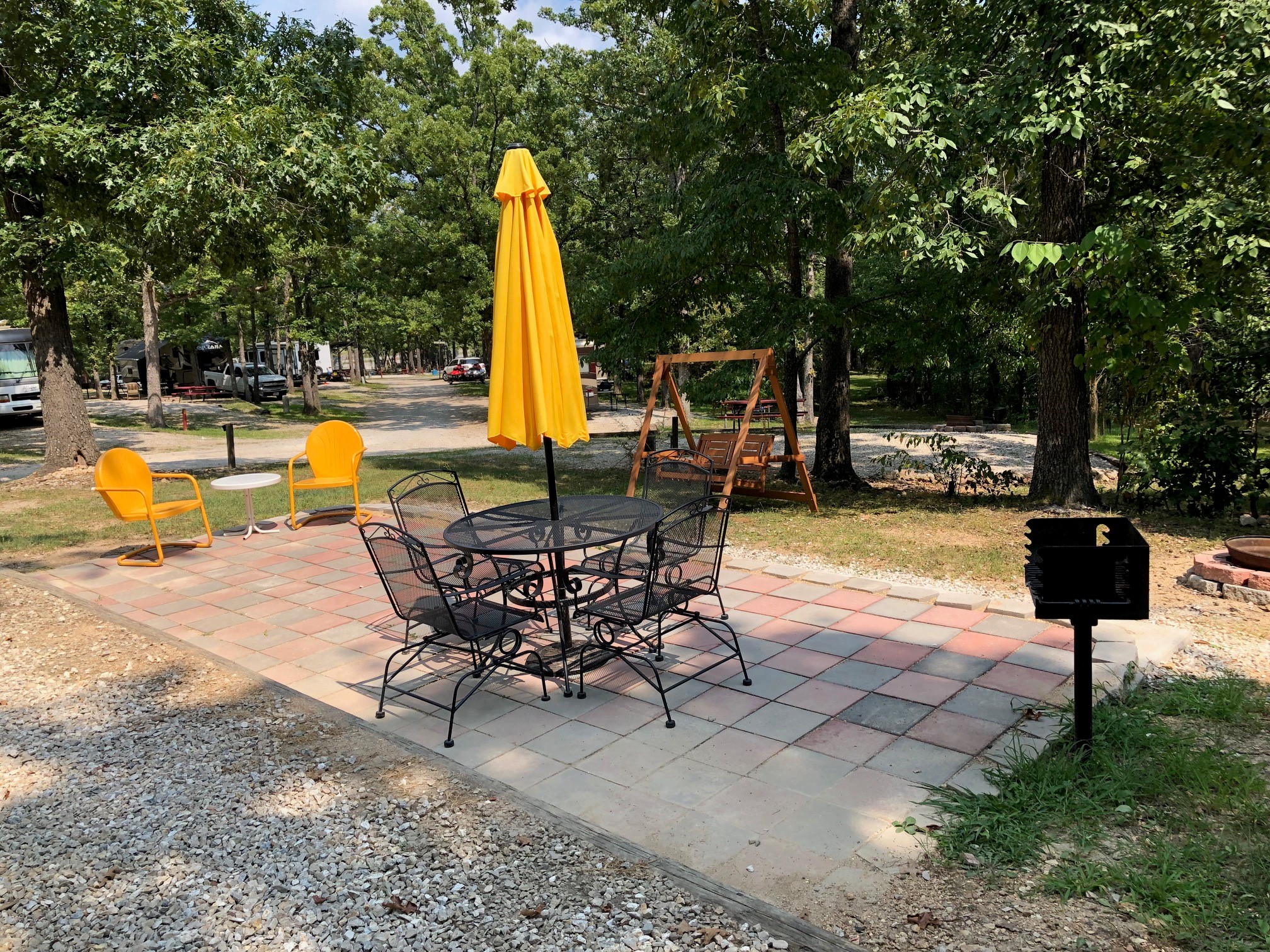Back in deluxe patio, 50 amp. Site 12