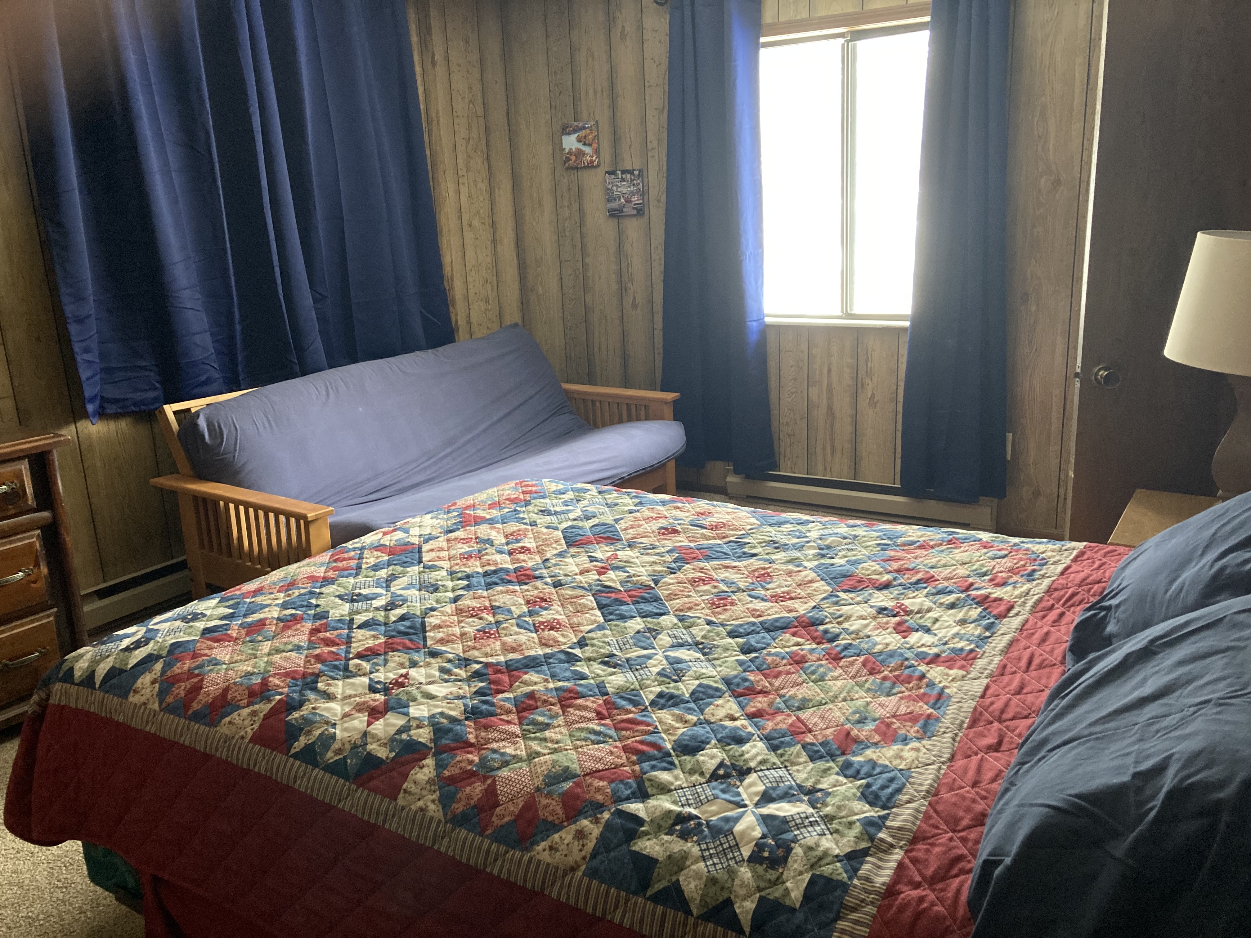 Poolside Twin bedroom--twin beds