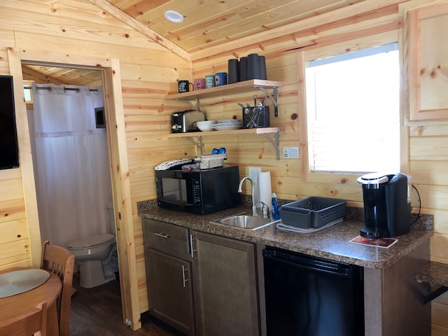 Bear Cabin kitchenette